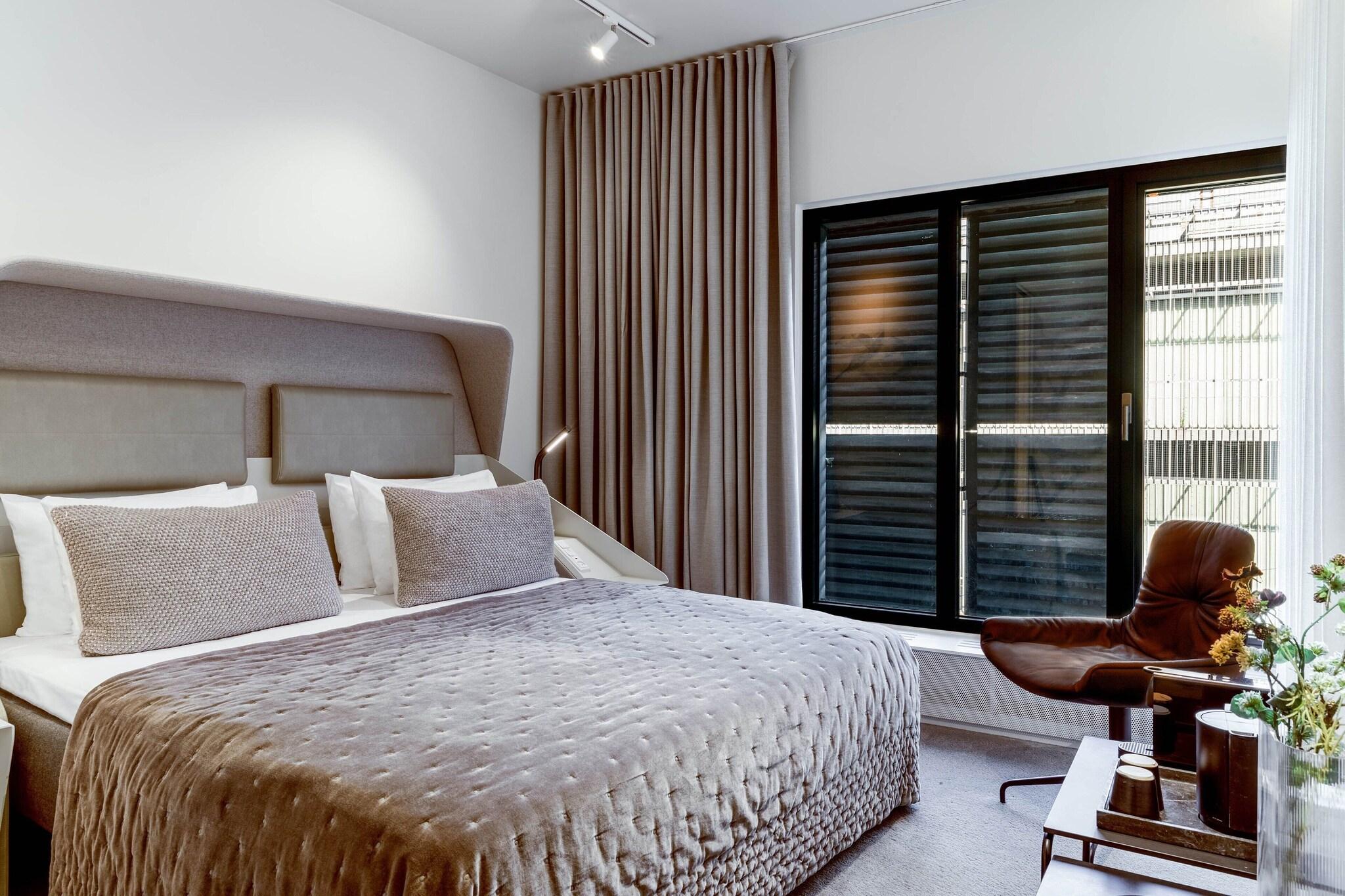 Double Deluxe King Bed