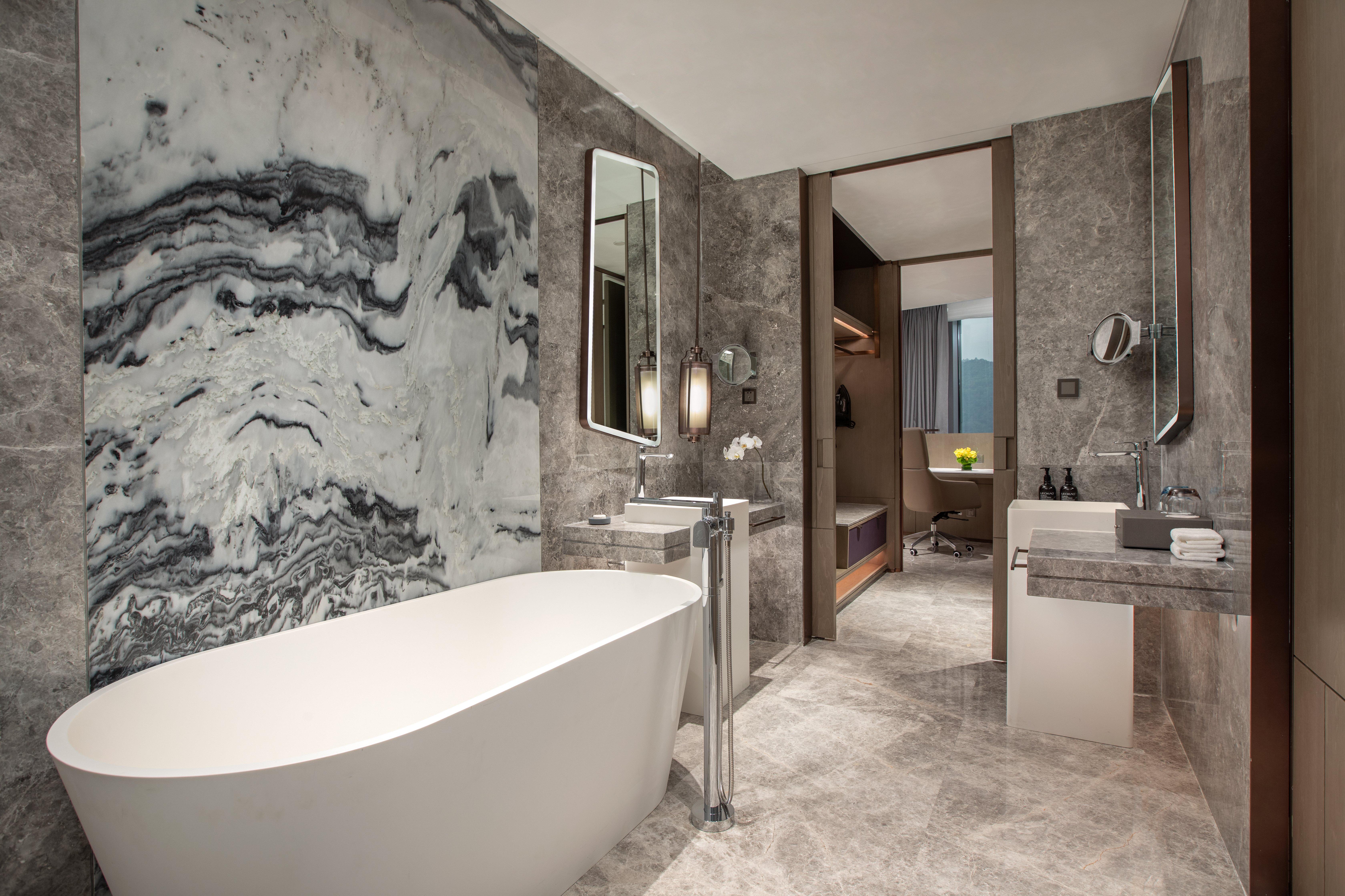 Junior Suite King Size Bed