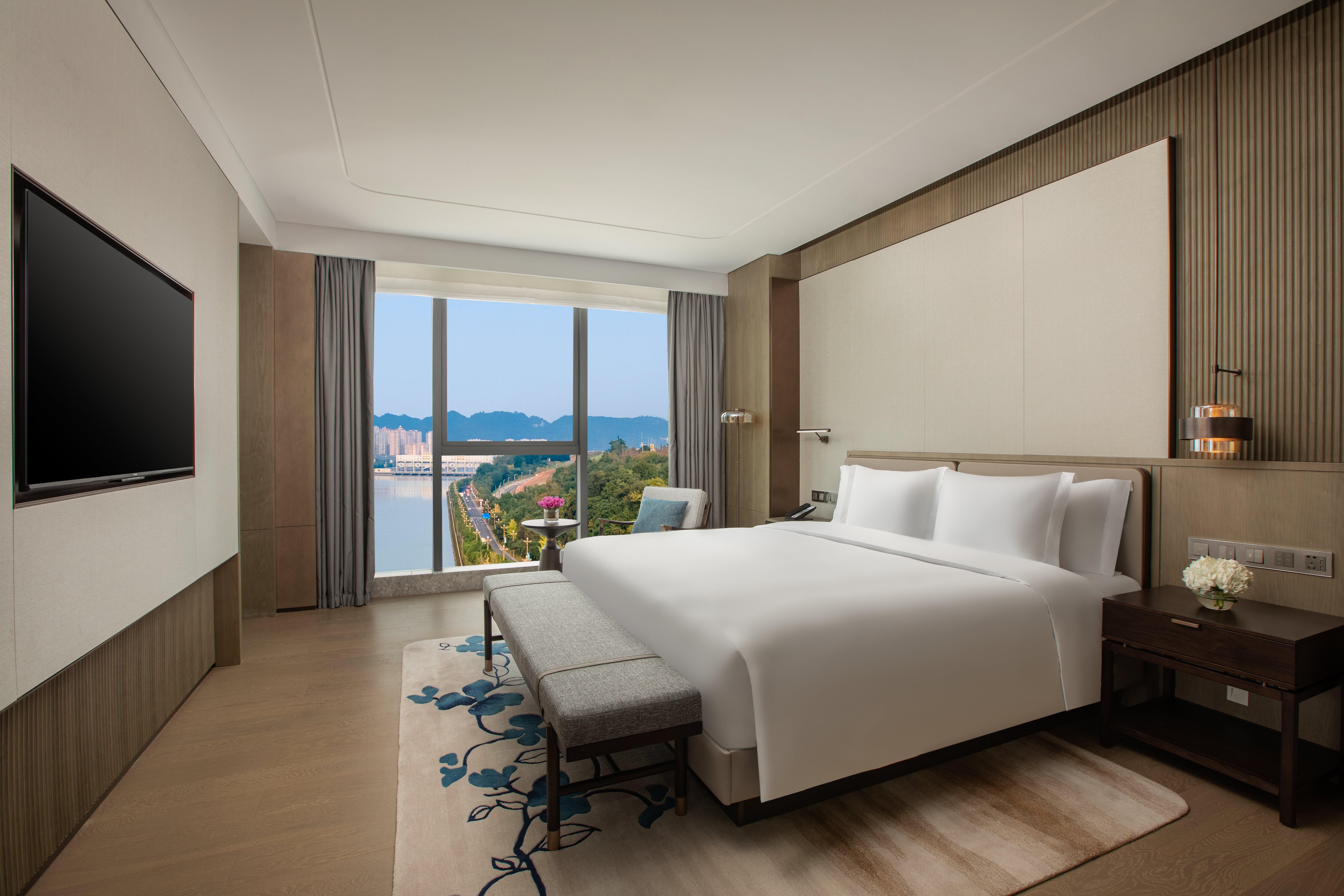 Junior Suite King Size Bed