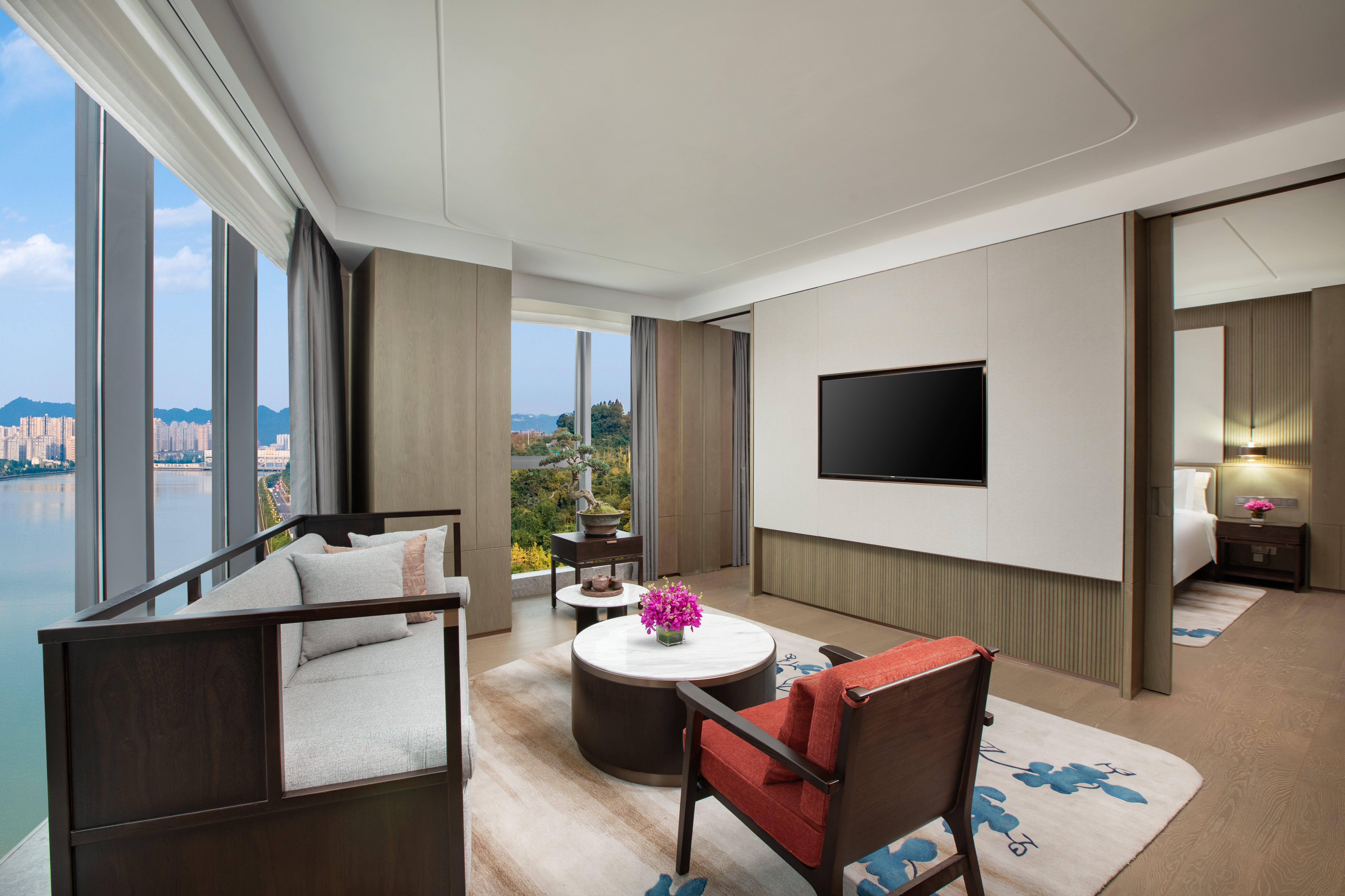 Junior Suite King Size Bed