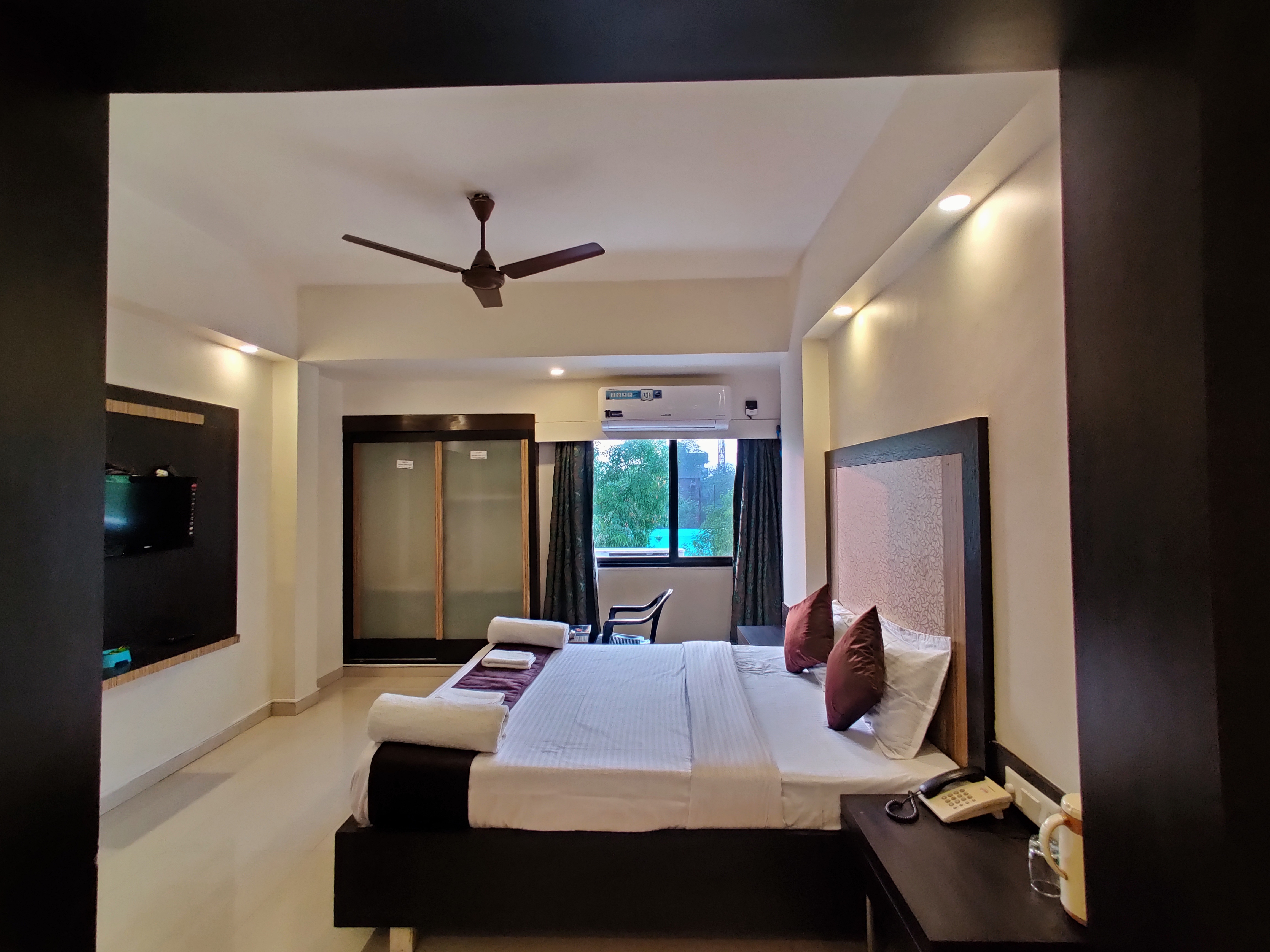 Double or Twin Deluxe