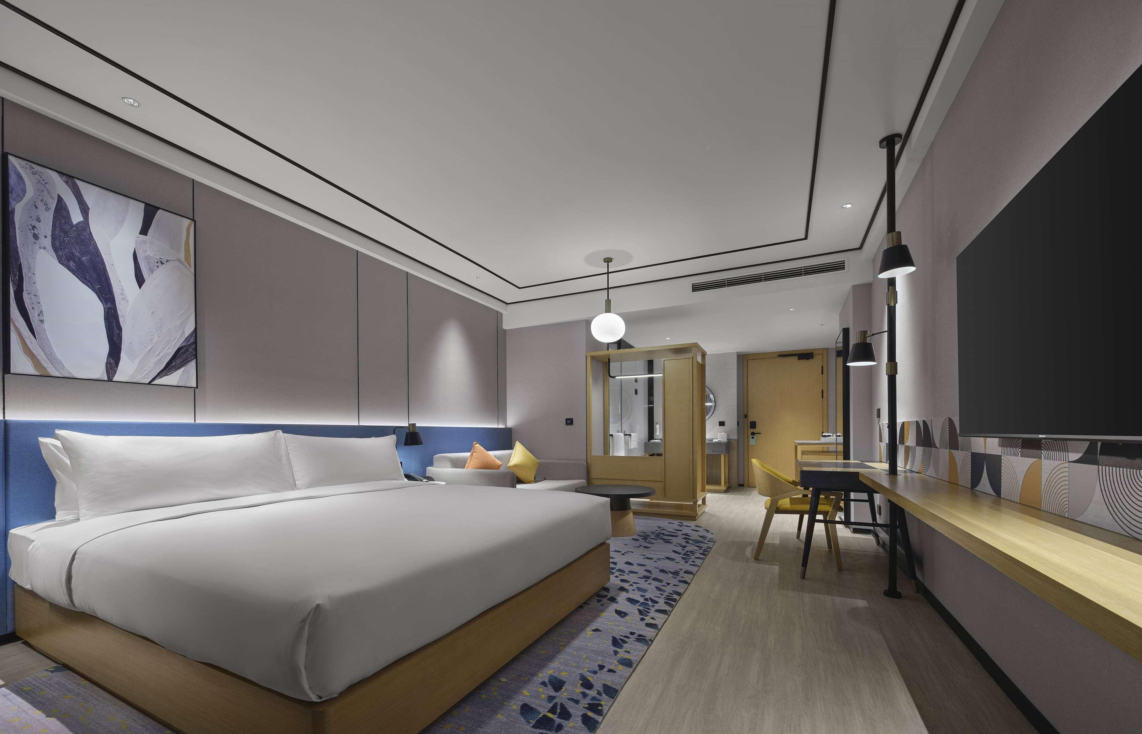 Double Guest Room King Bed