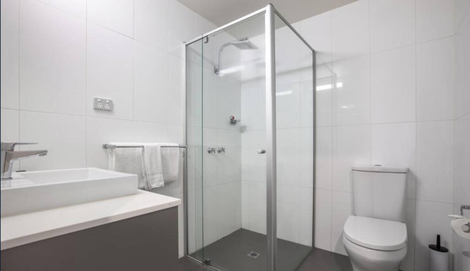 Studio Queen Size Bed