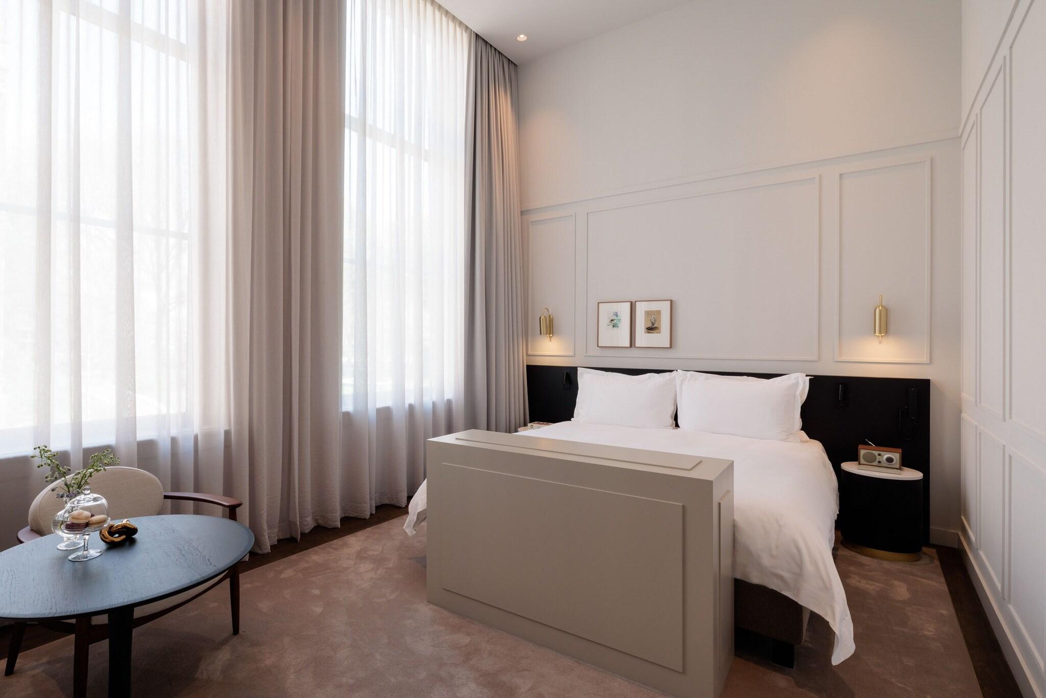 Junior Suite King Size Bed