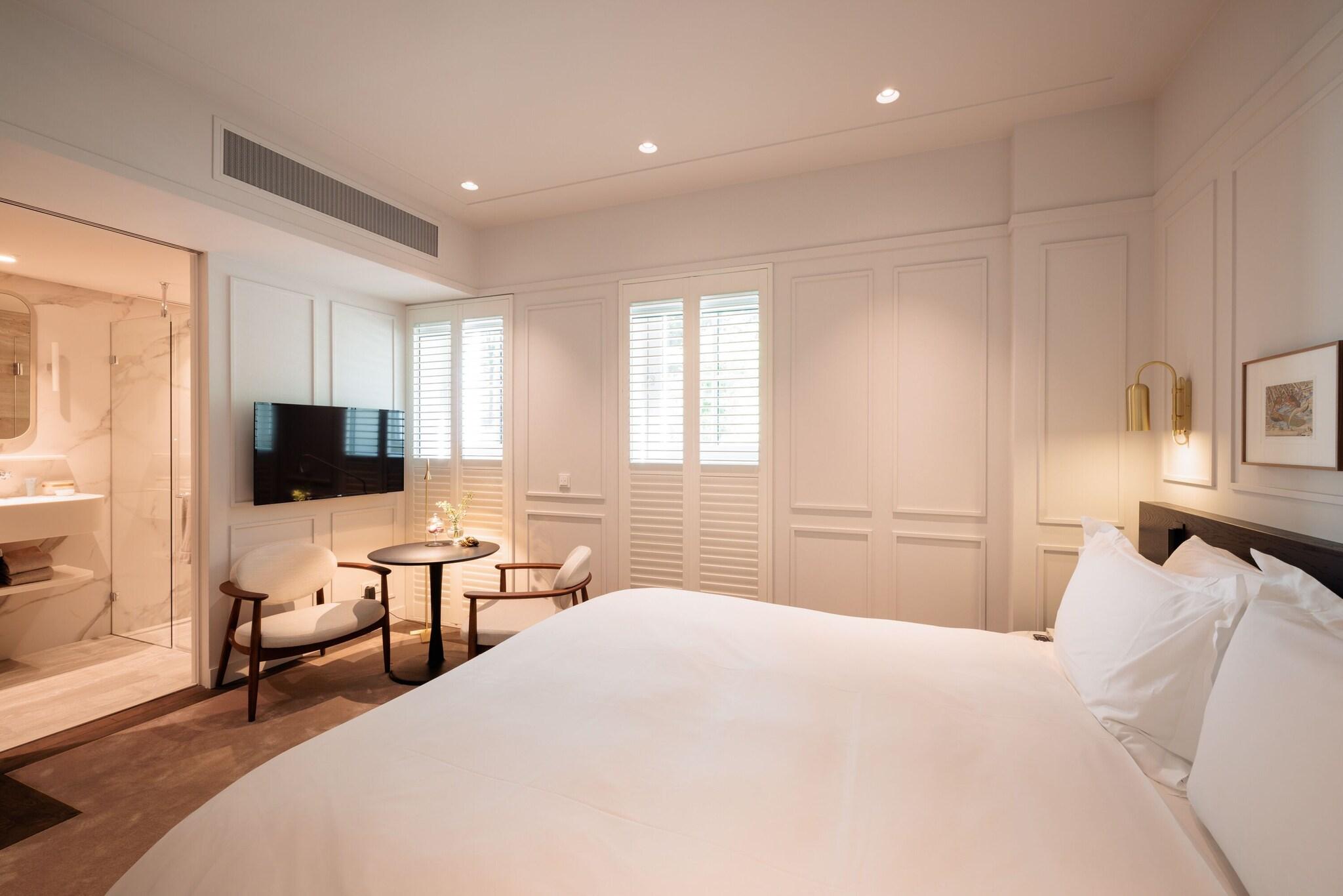 Double King Size Bed