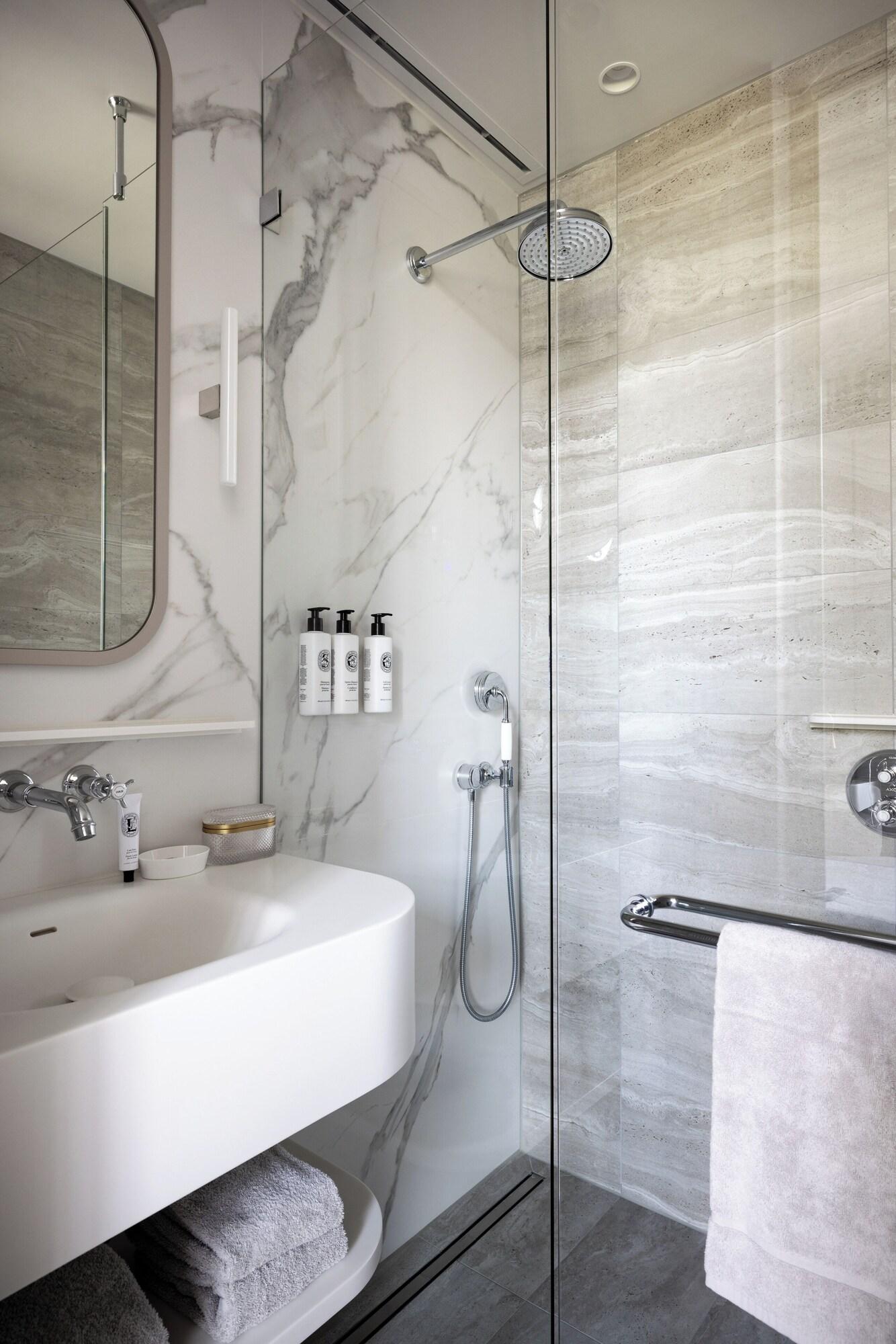 Double Superior King Bed