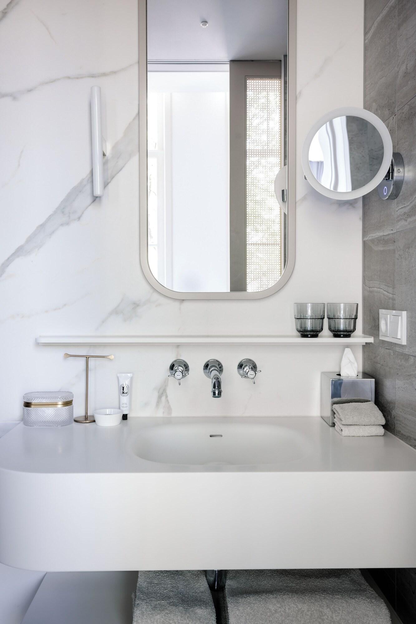 Double Superior King Bed