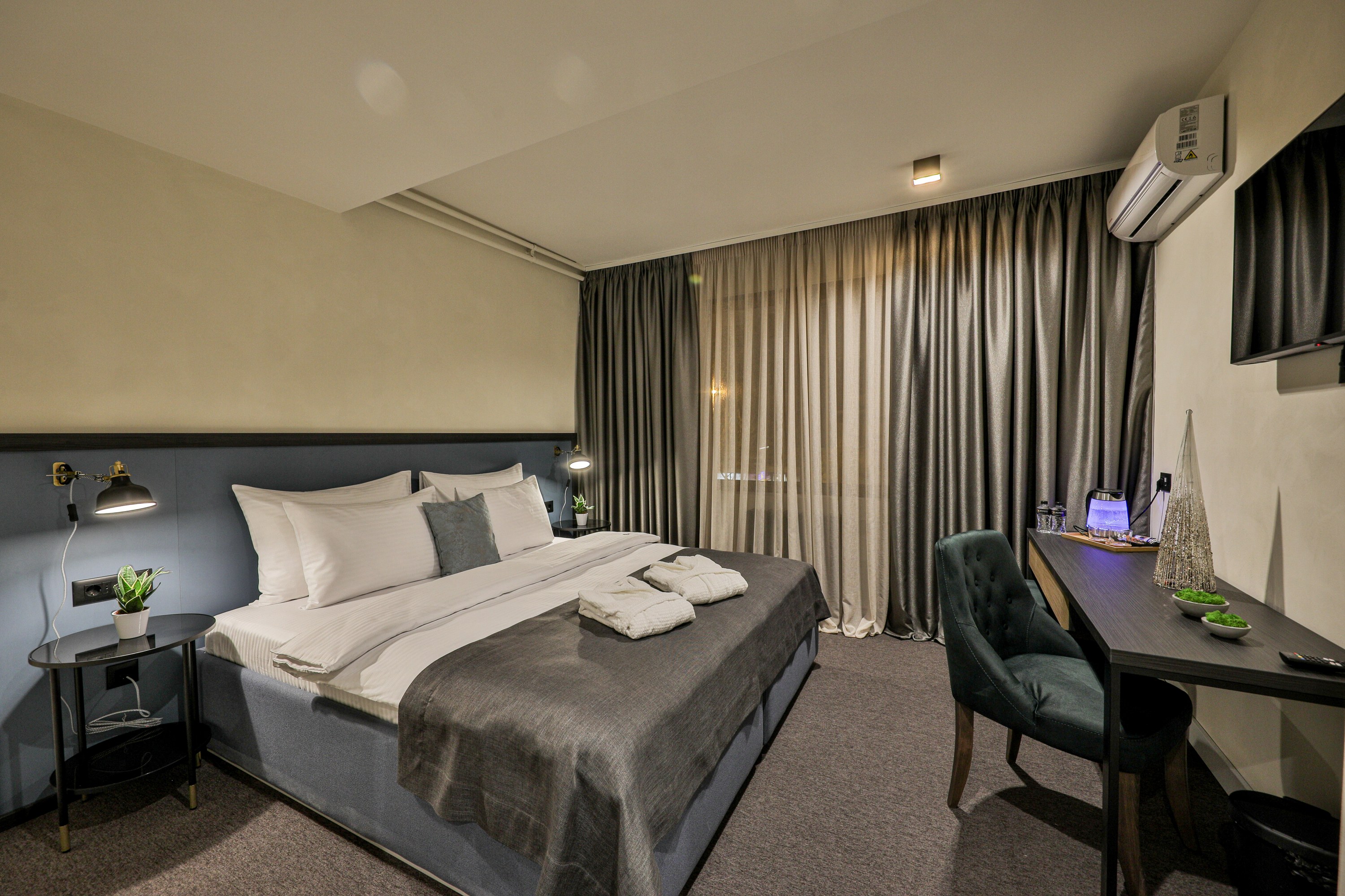 Double or Twin Deluxe