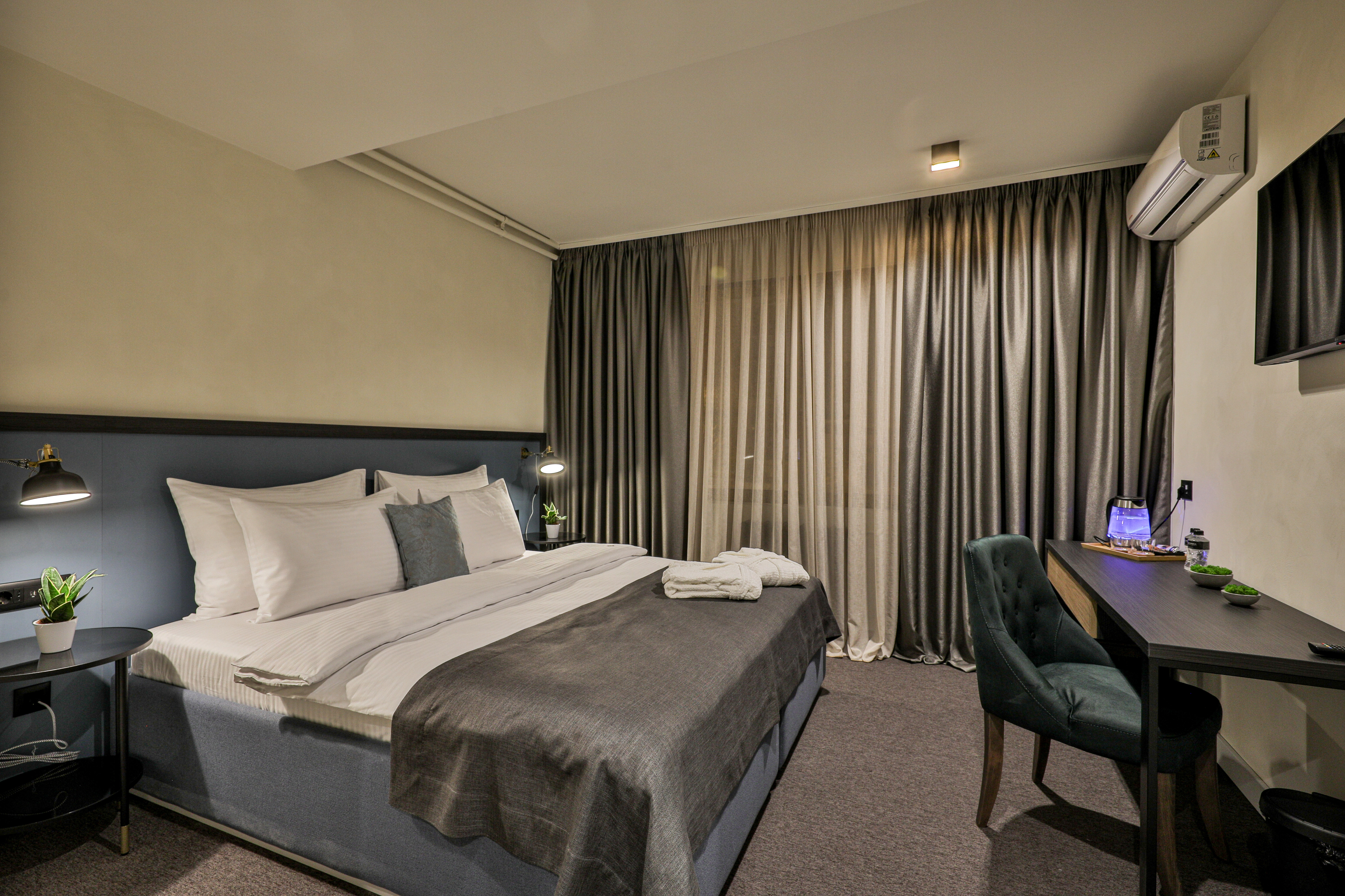 Double or Twin Deluxe