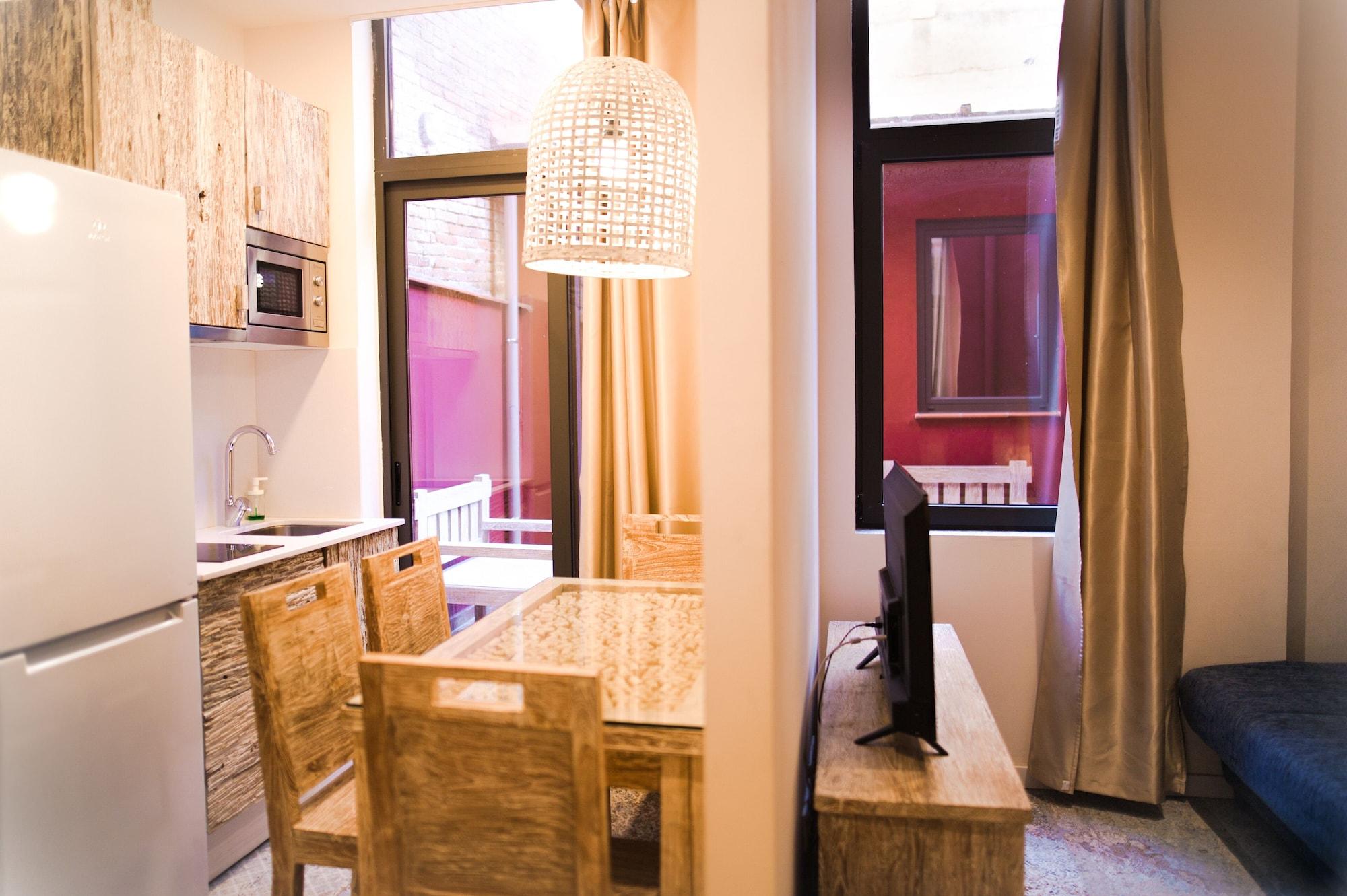 Apartment Capacity 4