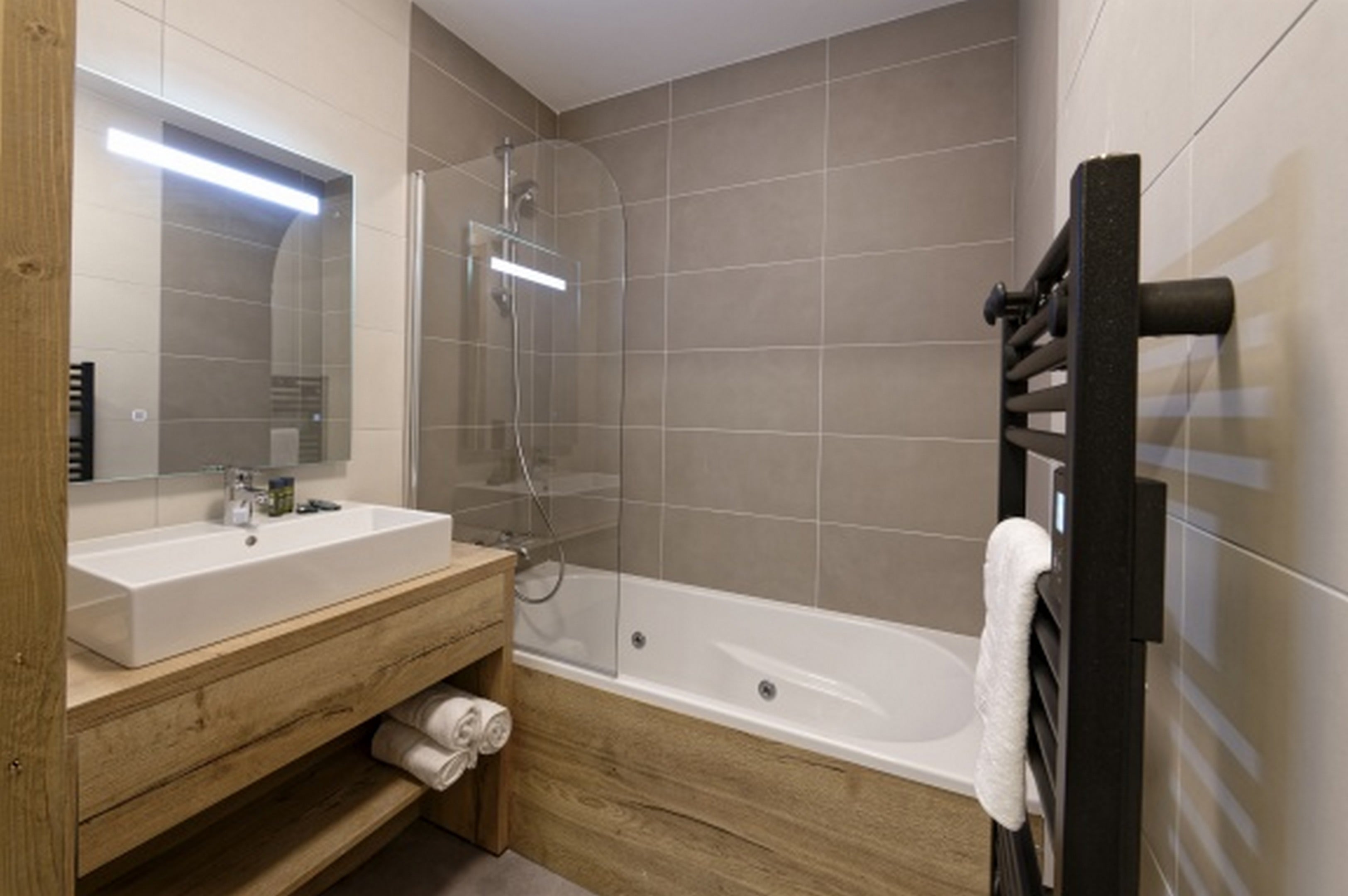 Family Room Capacity 6