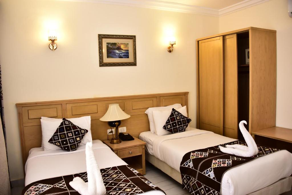 Double or Twin Standard