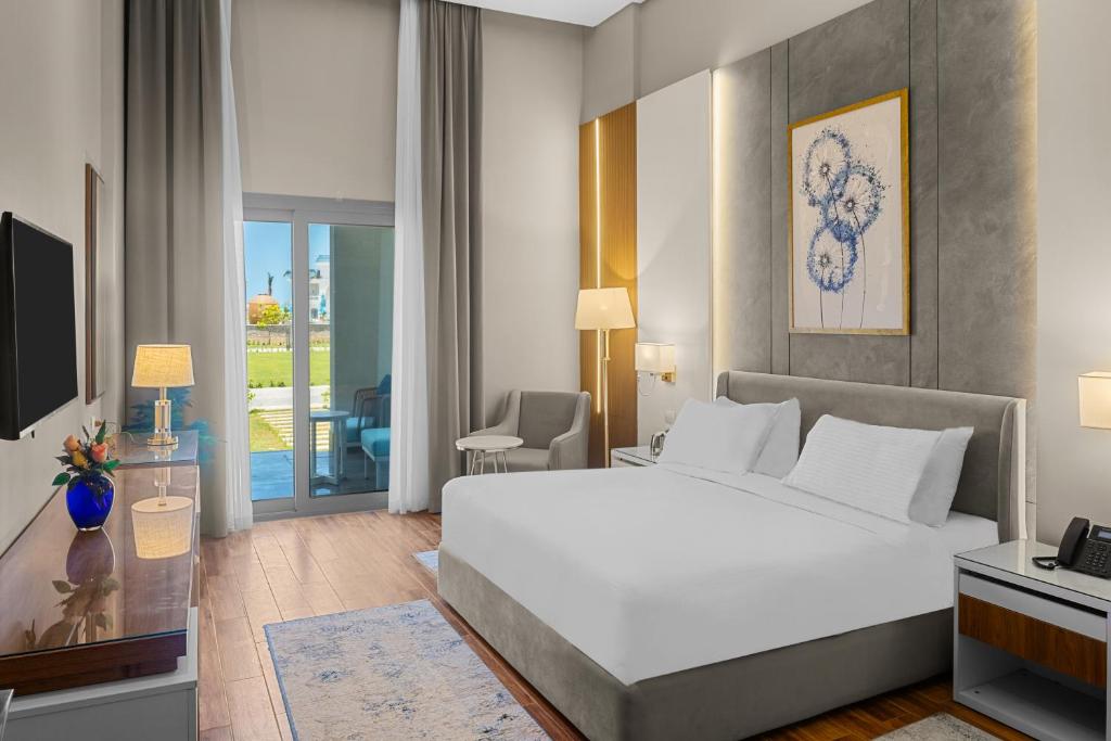 Double or Twin Deluxe Pool View