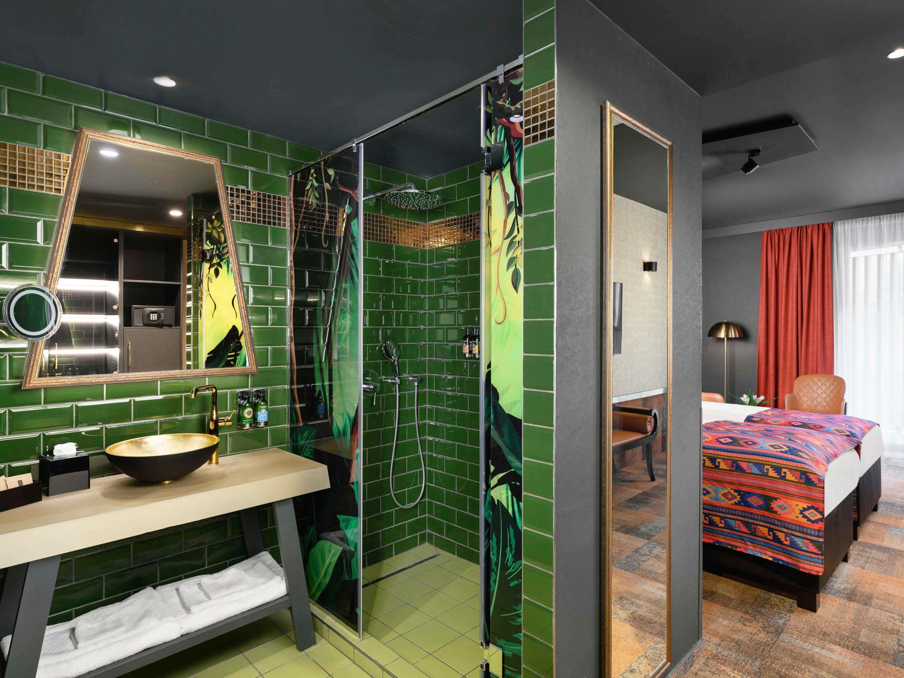 Double Superior King Bed