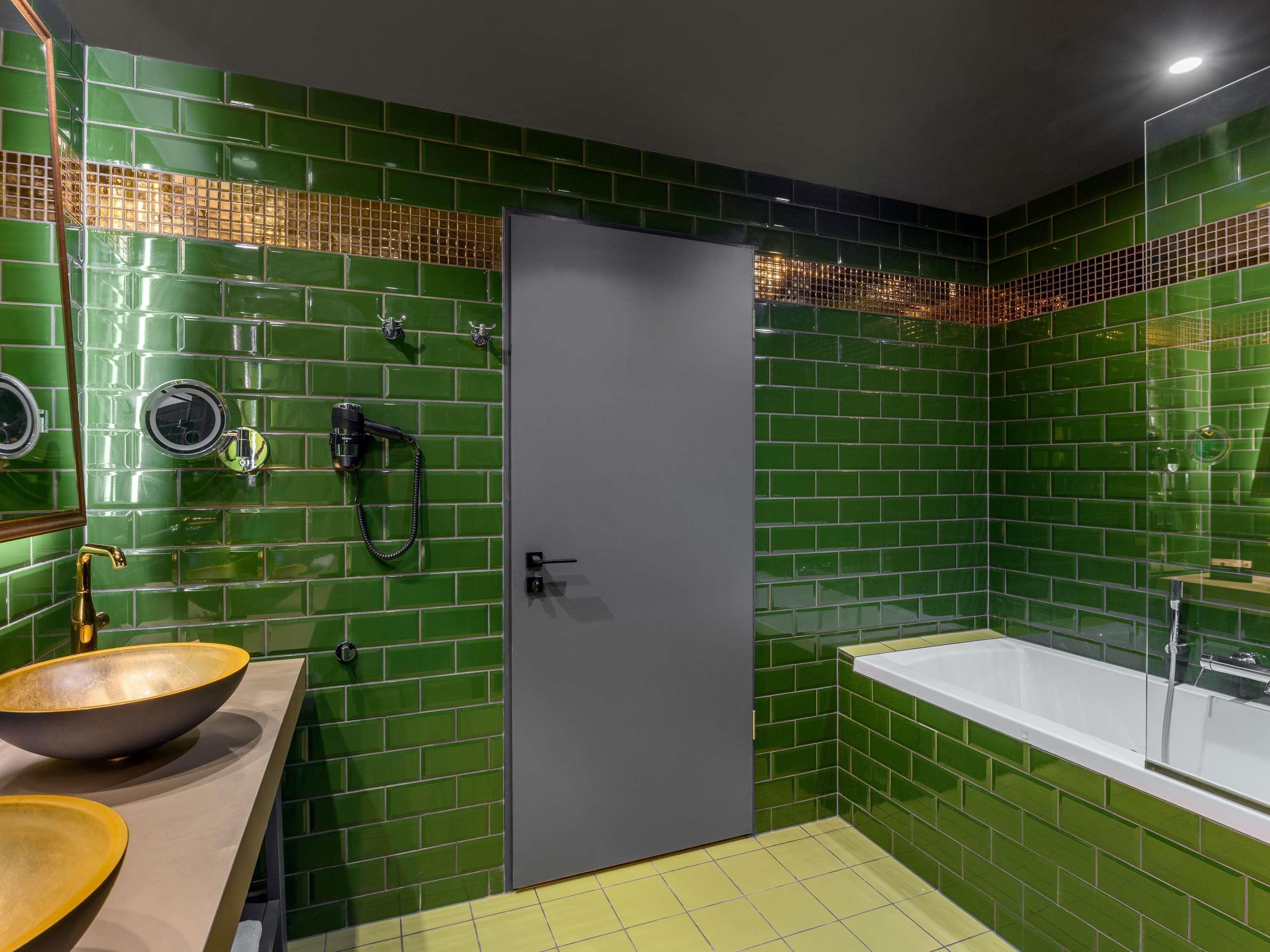 Junior Suite King Size Bed