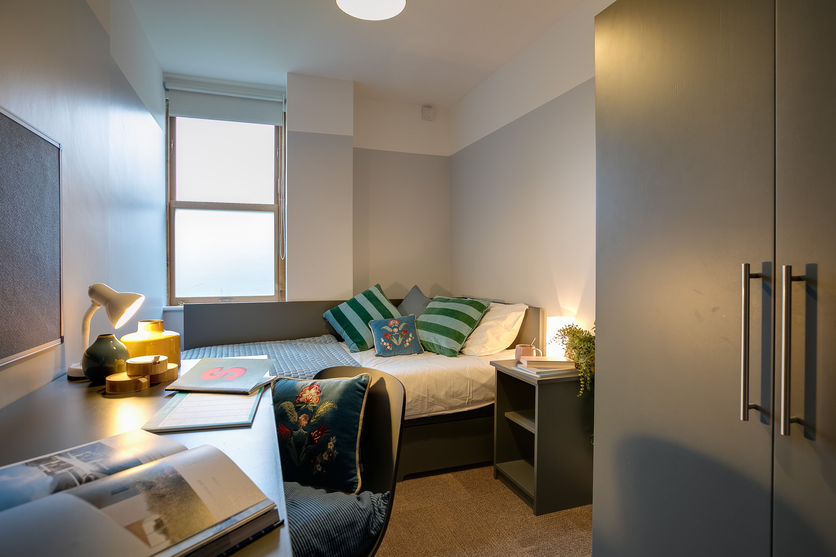 Apartment Three Bedrooms Two Bathrooms