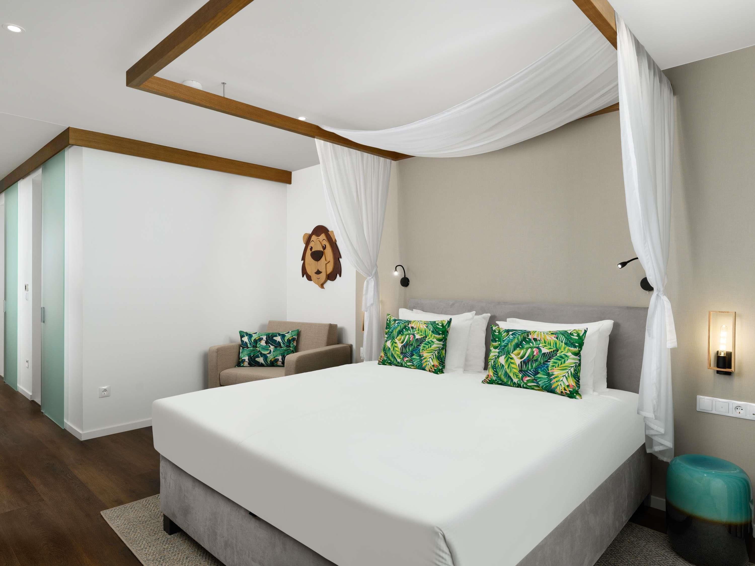 Double Superior King Bed