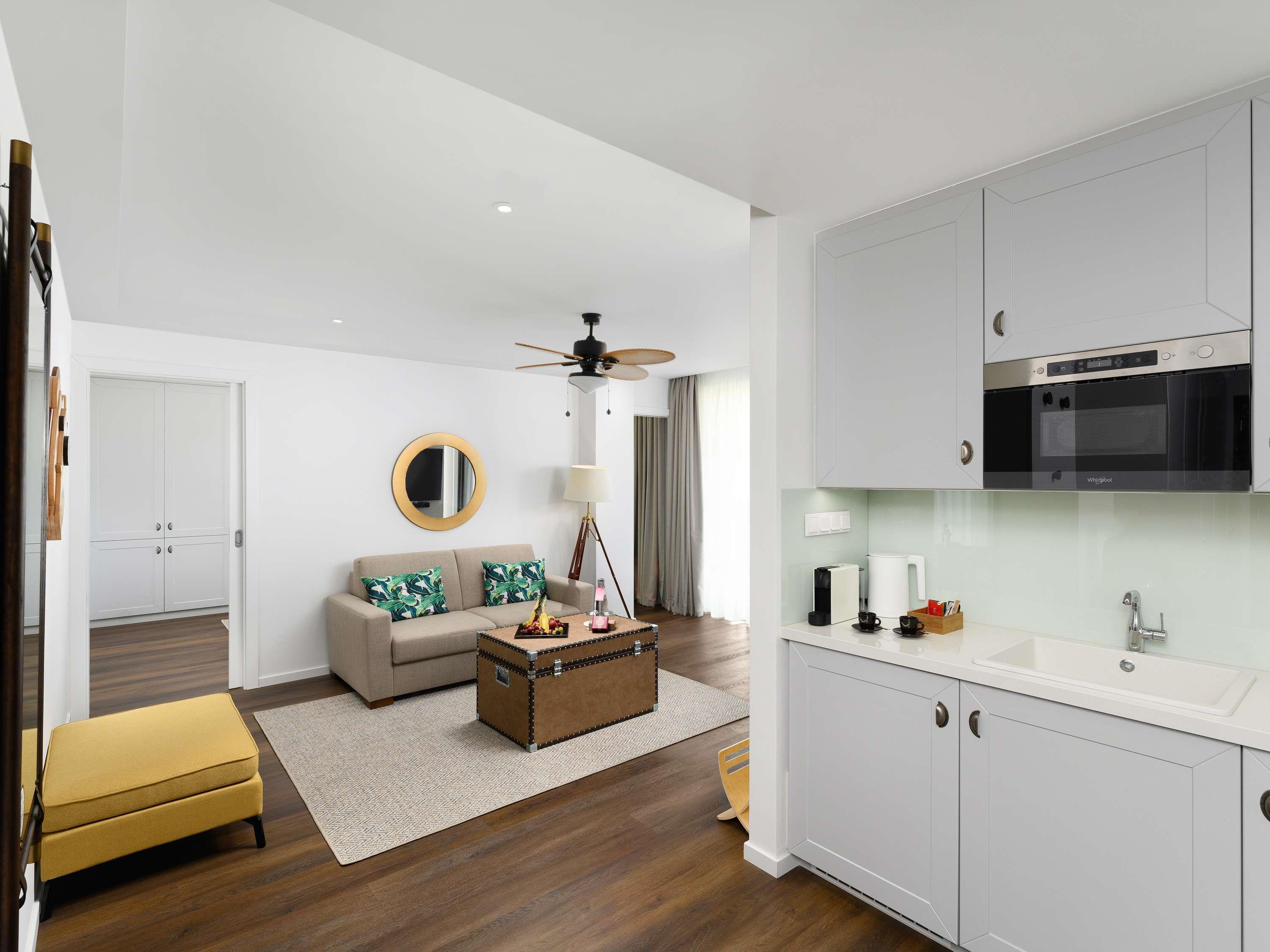 Suite Deluxe King Bed