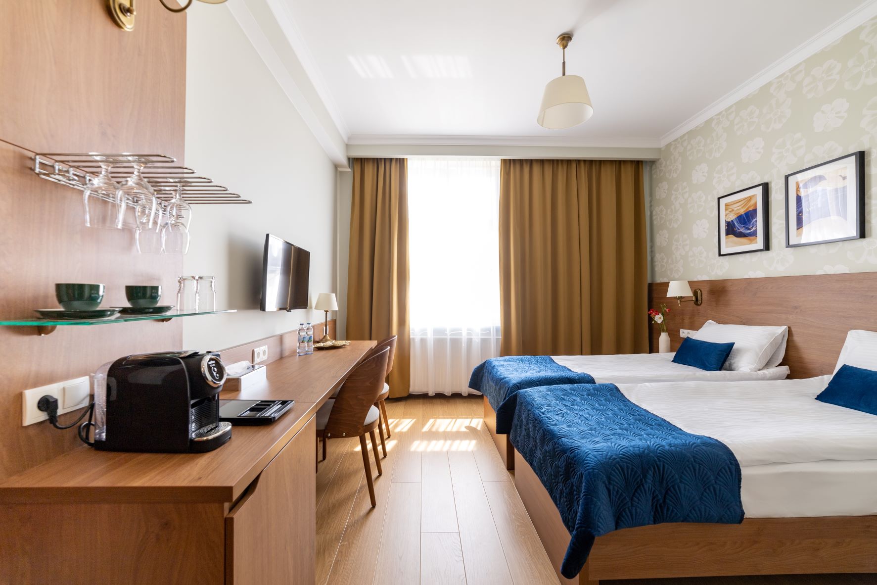 Double or Twin One Bed