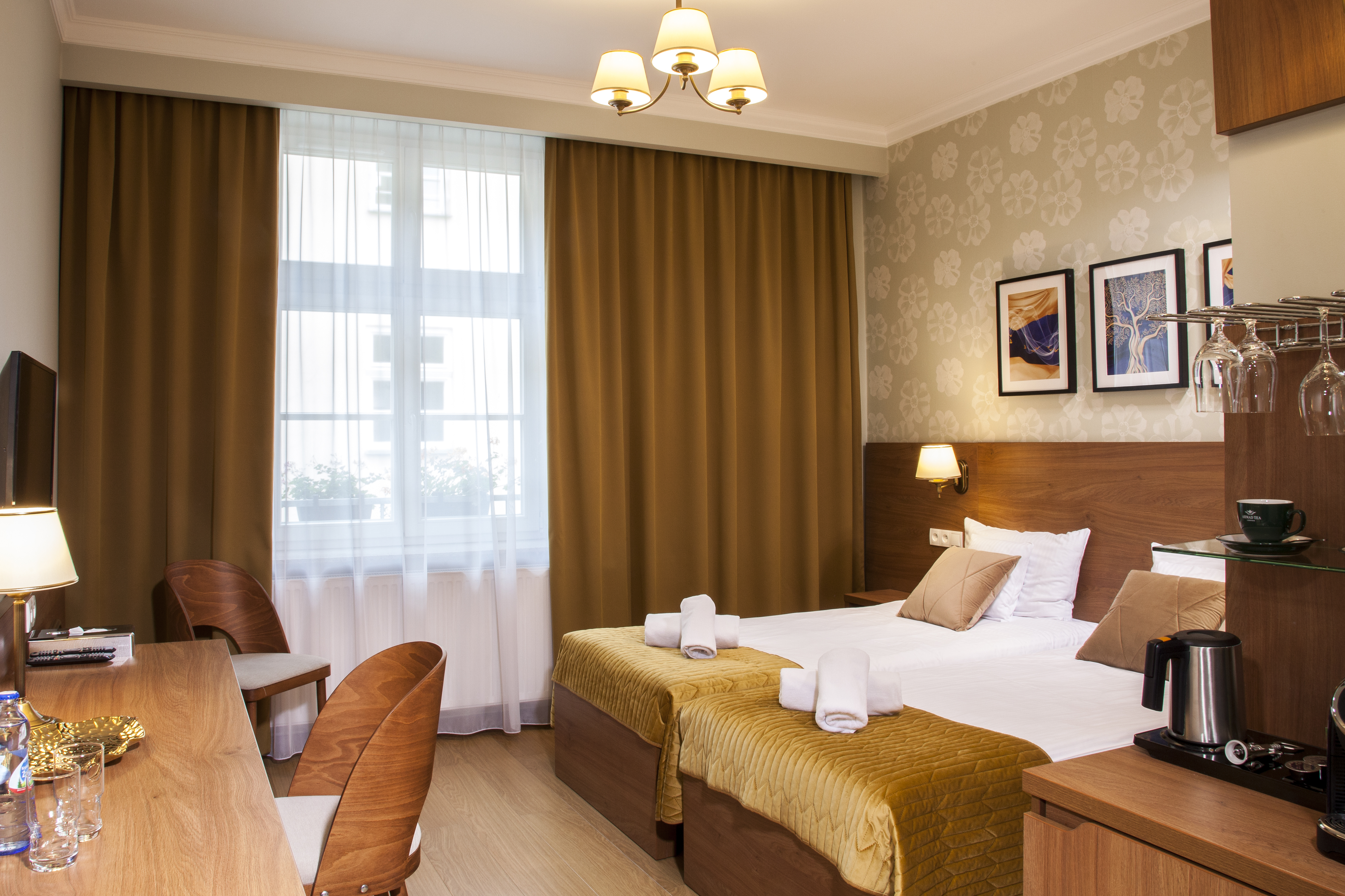 Double or Twin One Bed