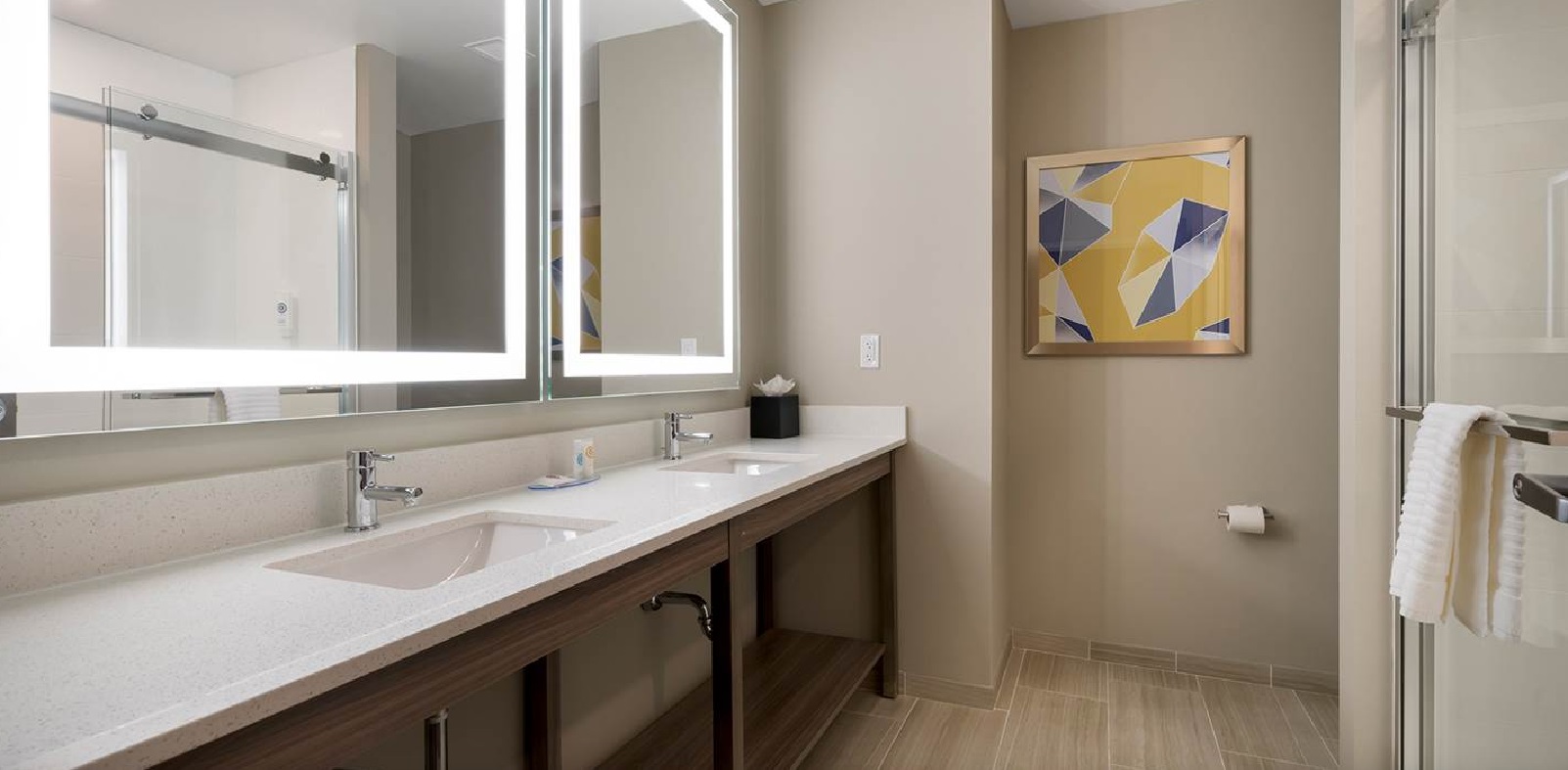 Suite Queen Size Bed