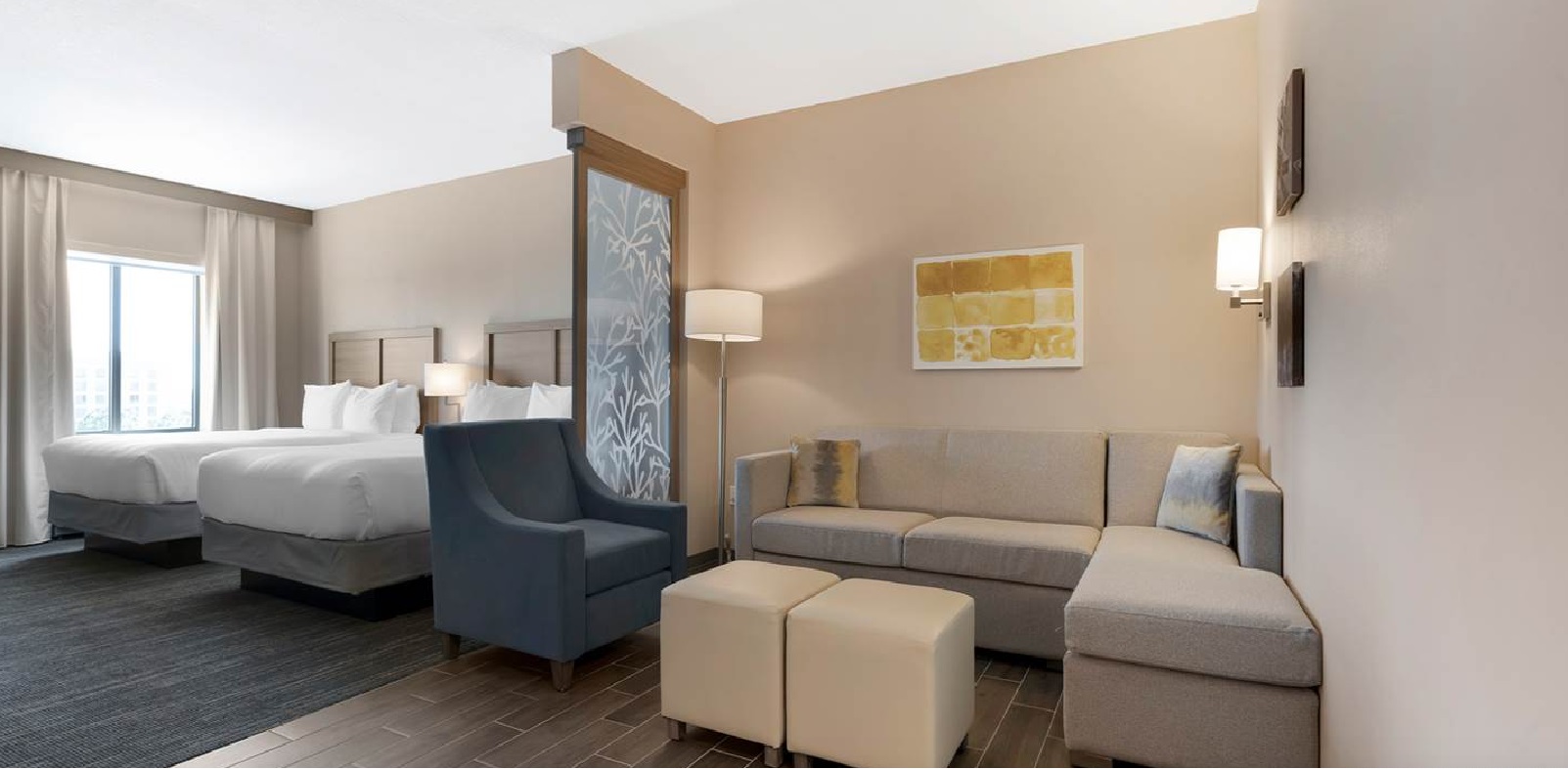 Suite Queen Size Bed