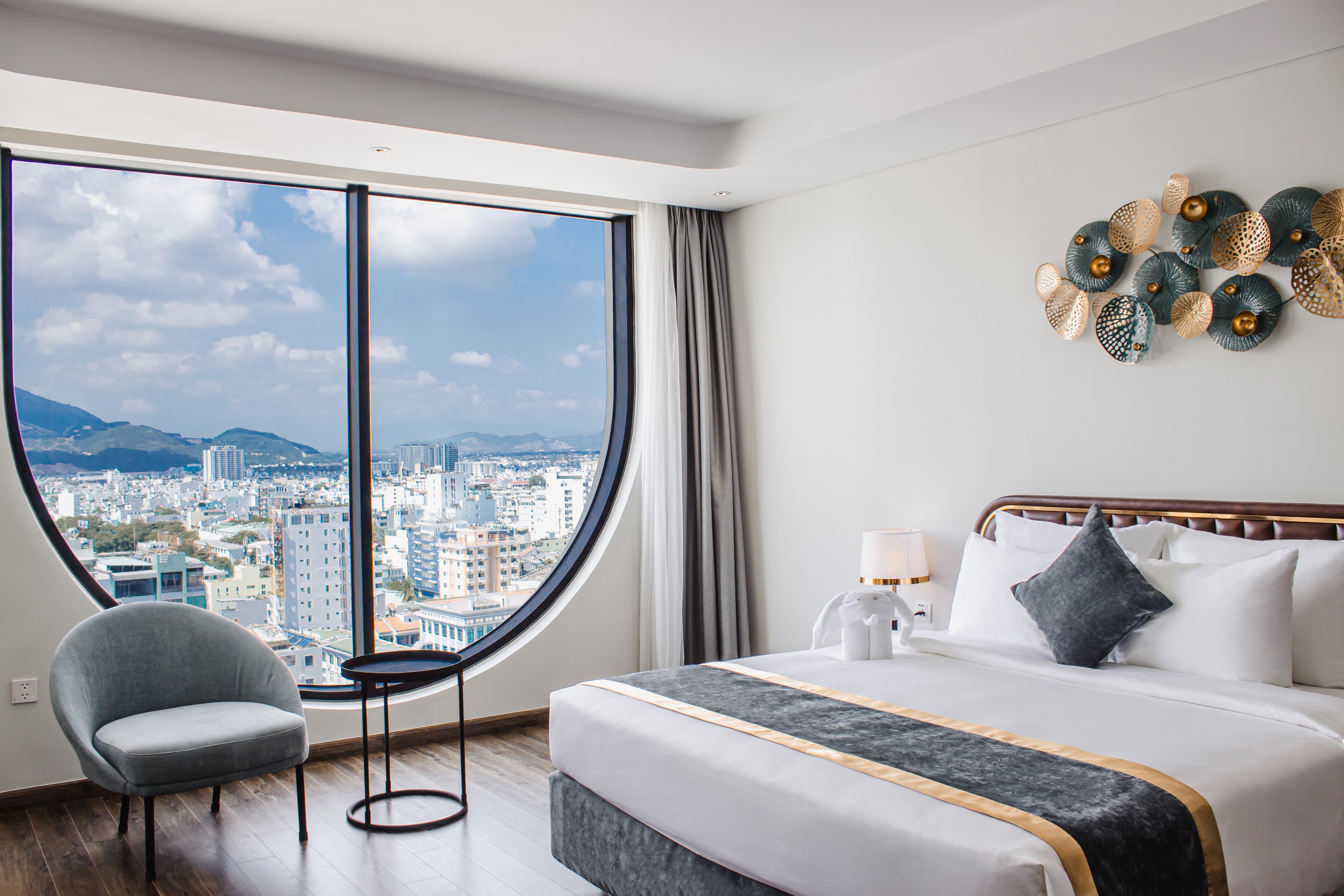 Double Deluxe One Bed