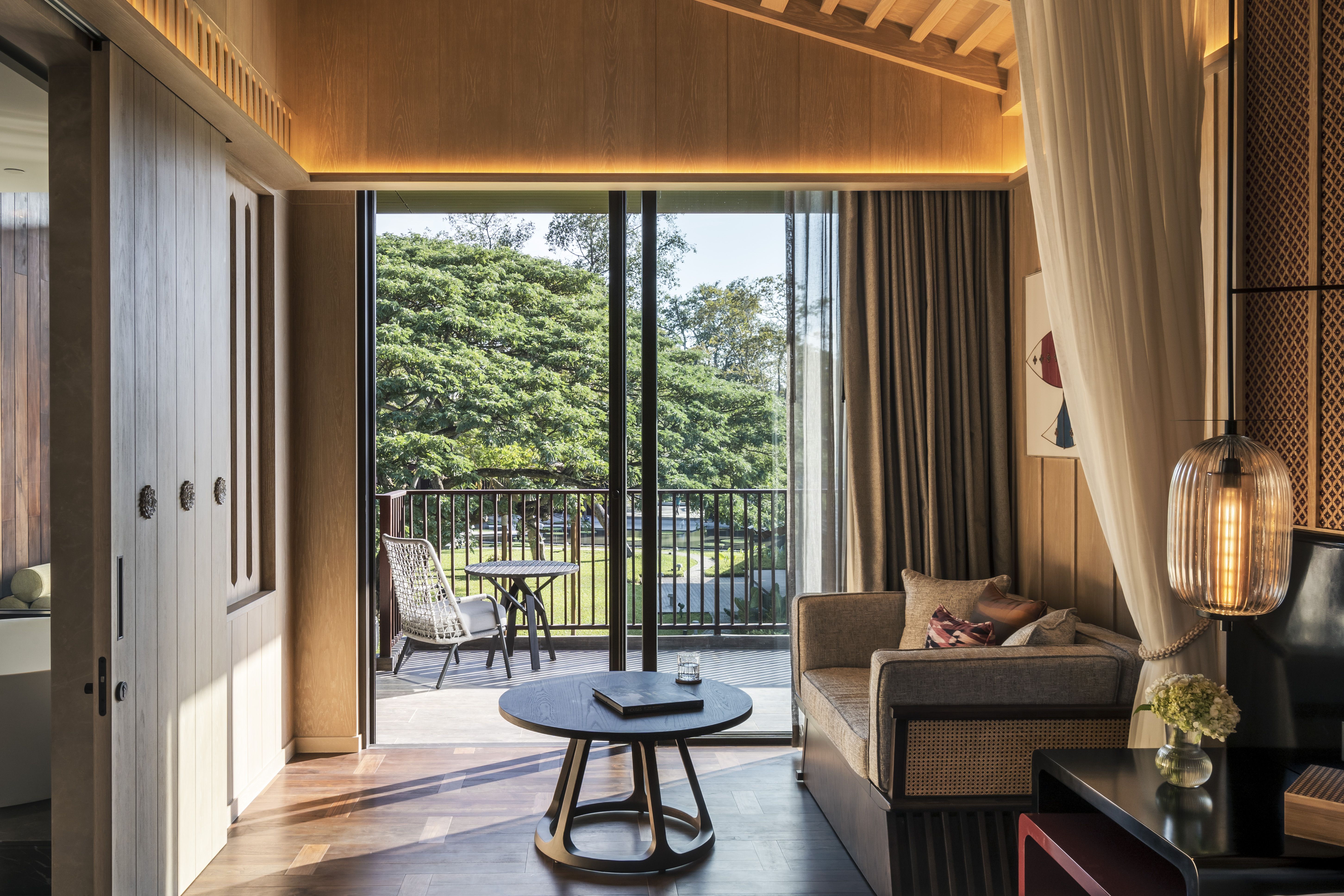 Double King Size Bed