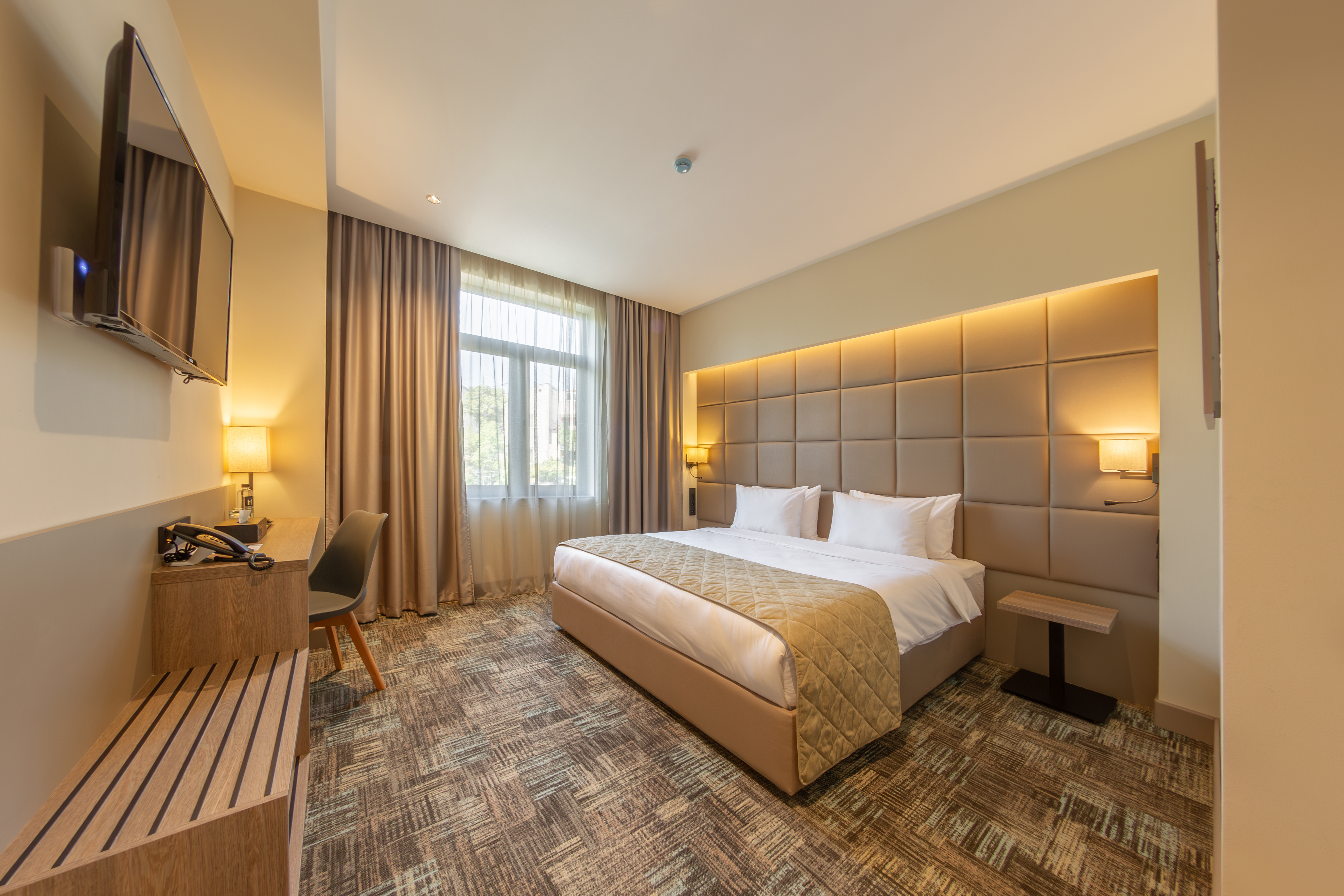 Double King Bed One Bedroom 