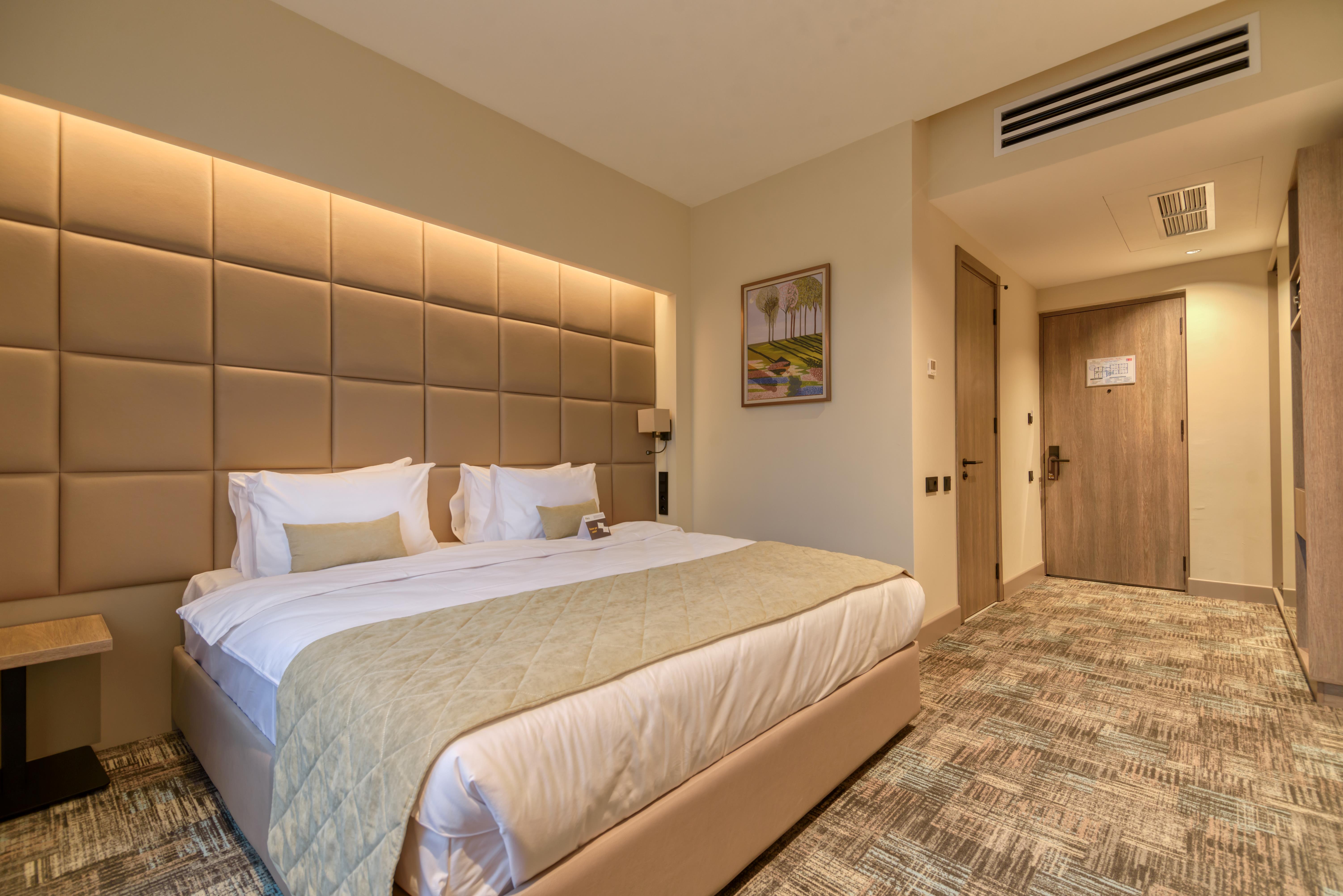 Double King Bed One Bedroom 