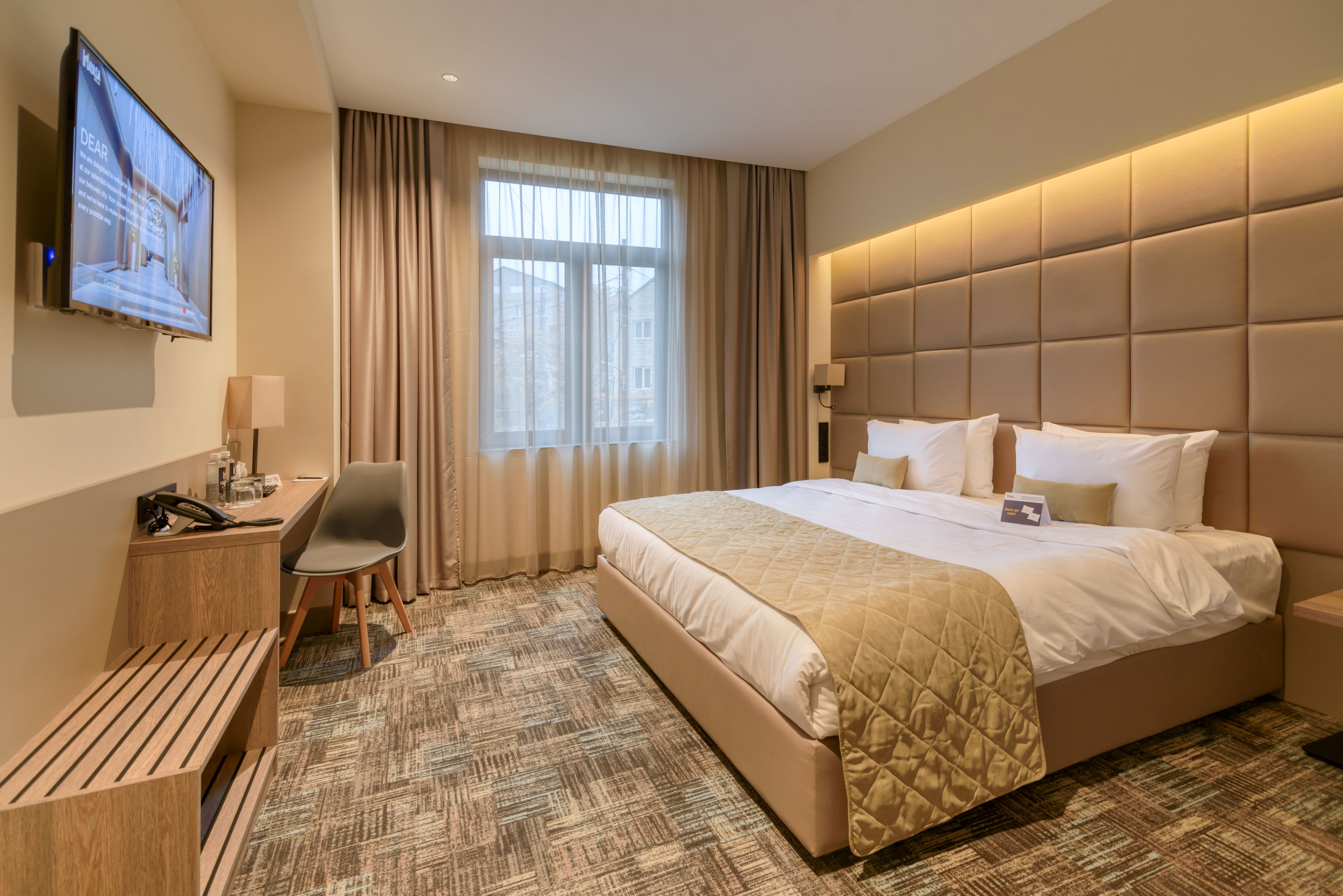 Double King Bed One Bedroom 