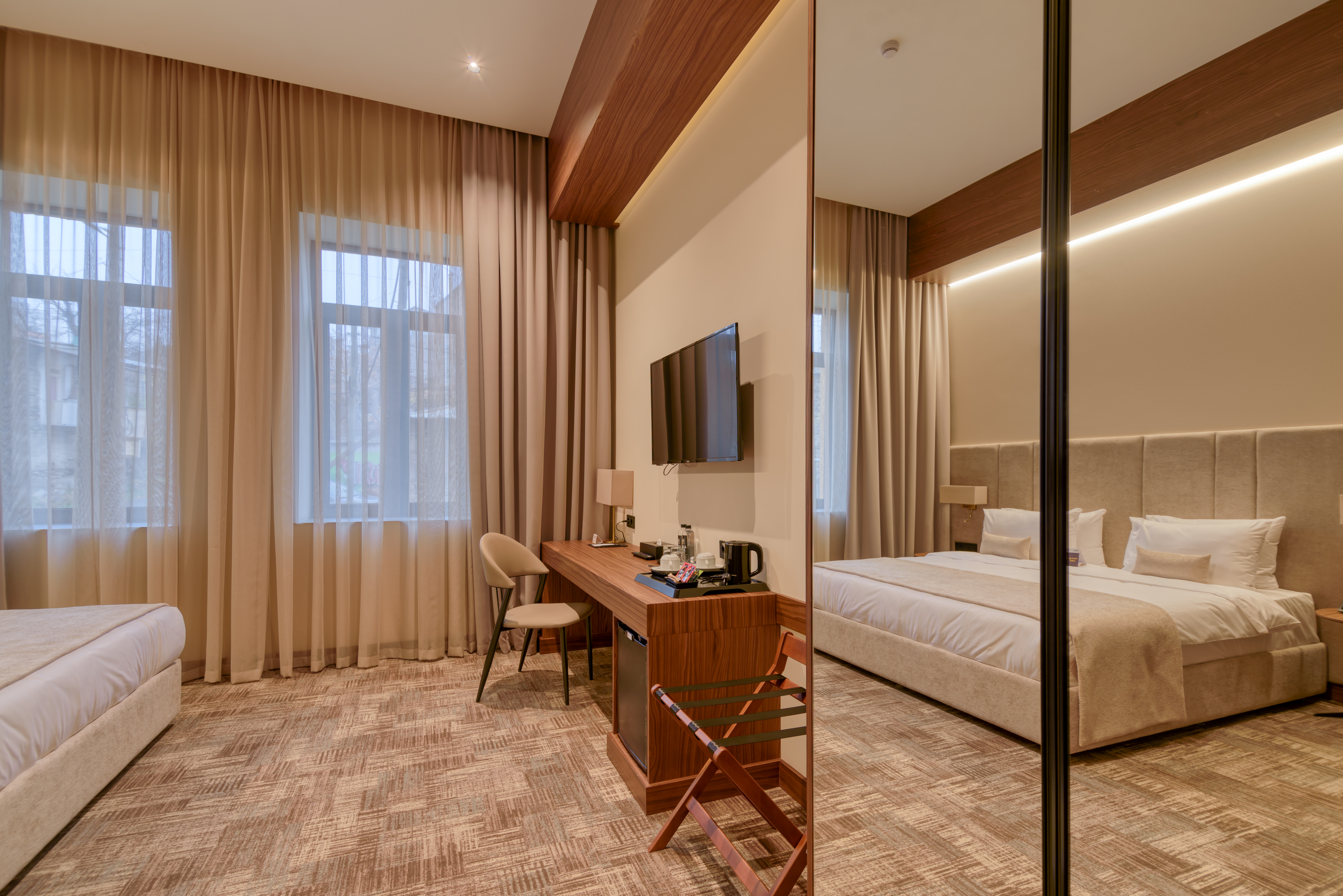 Double Deluxe One Bed