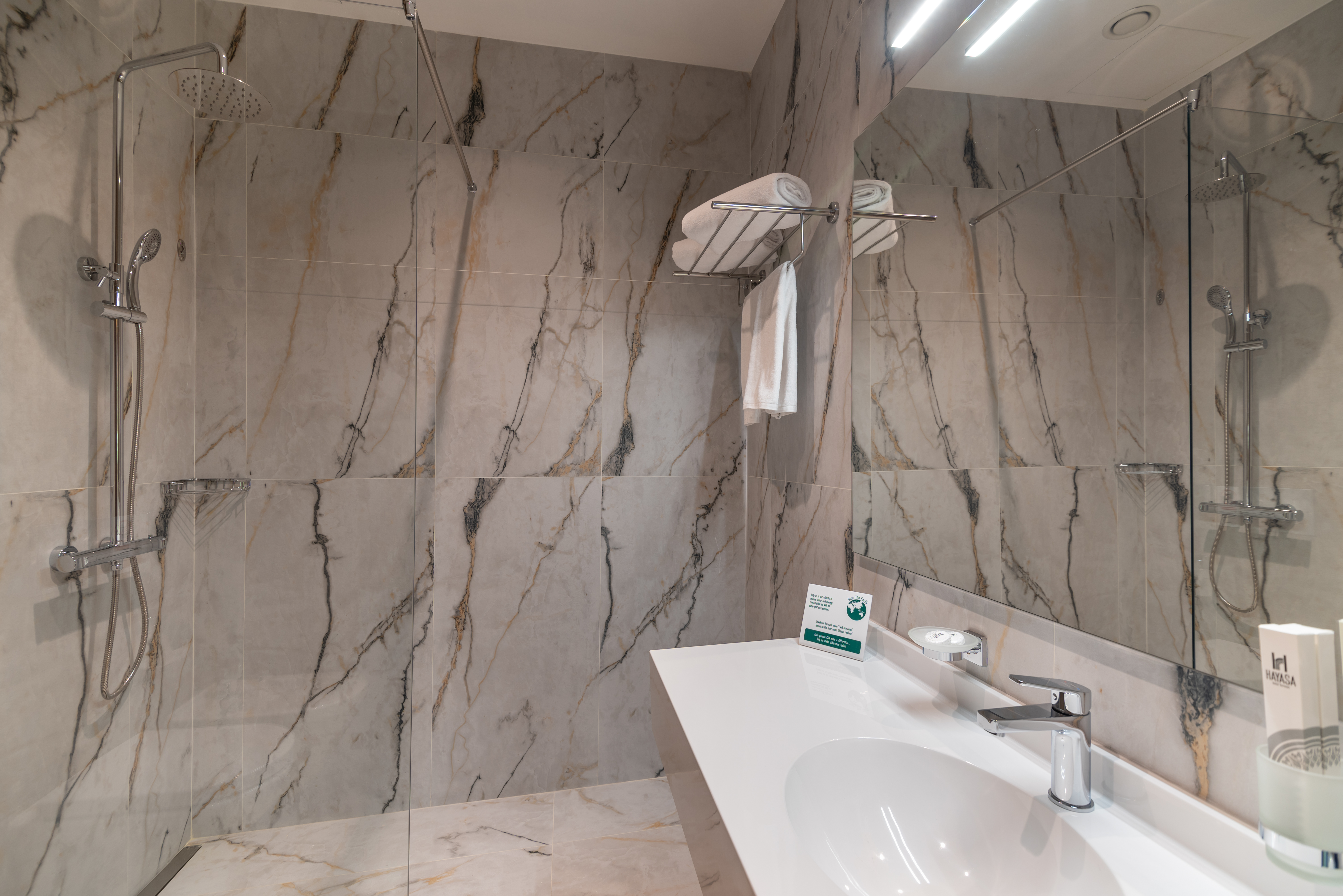 Double Deluxe One Bed