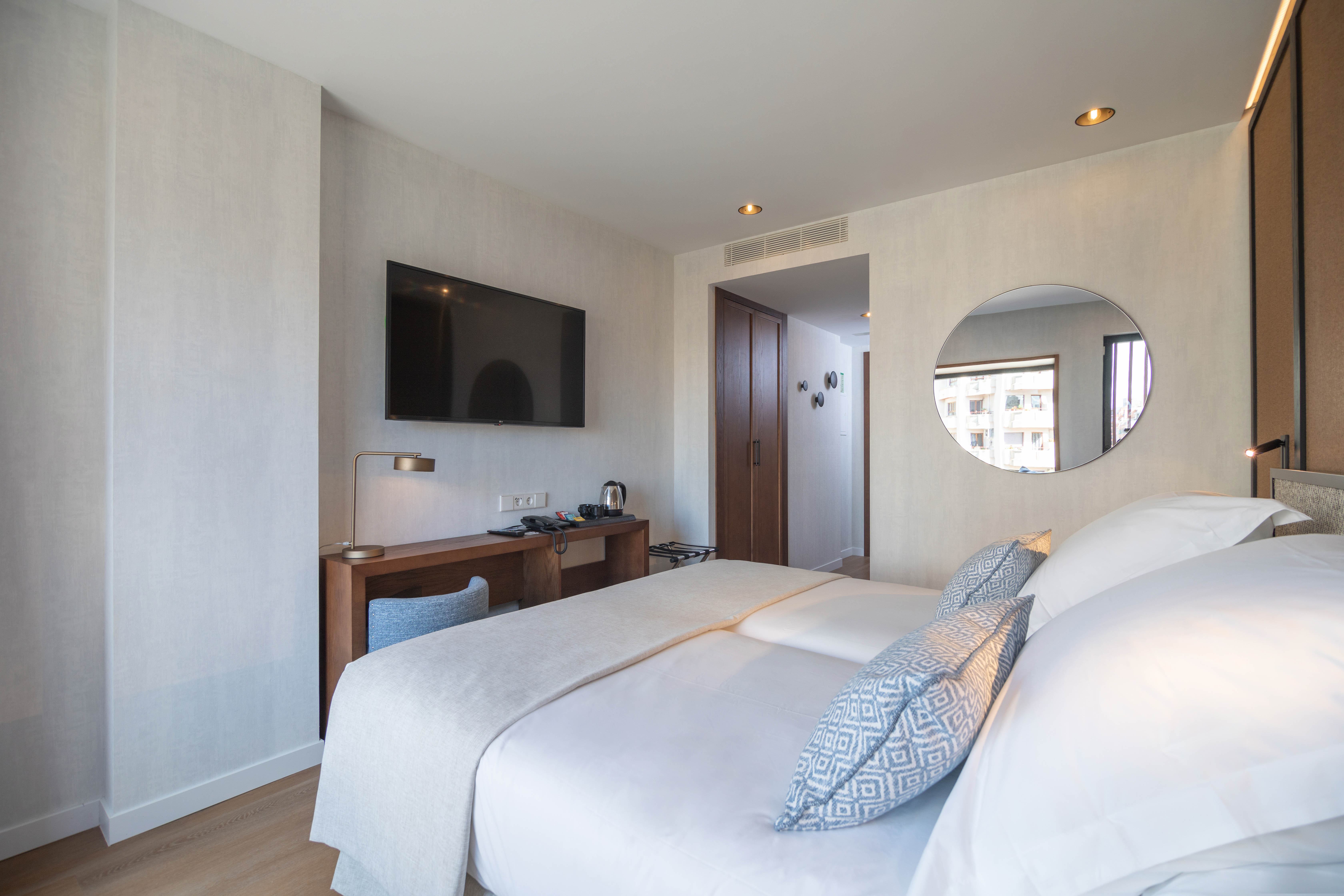 Double or Twin Standard