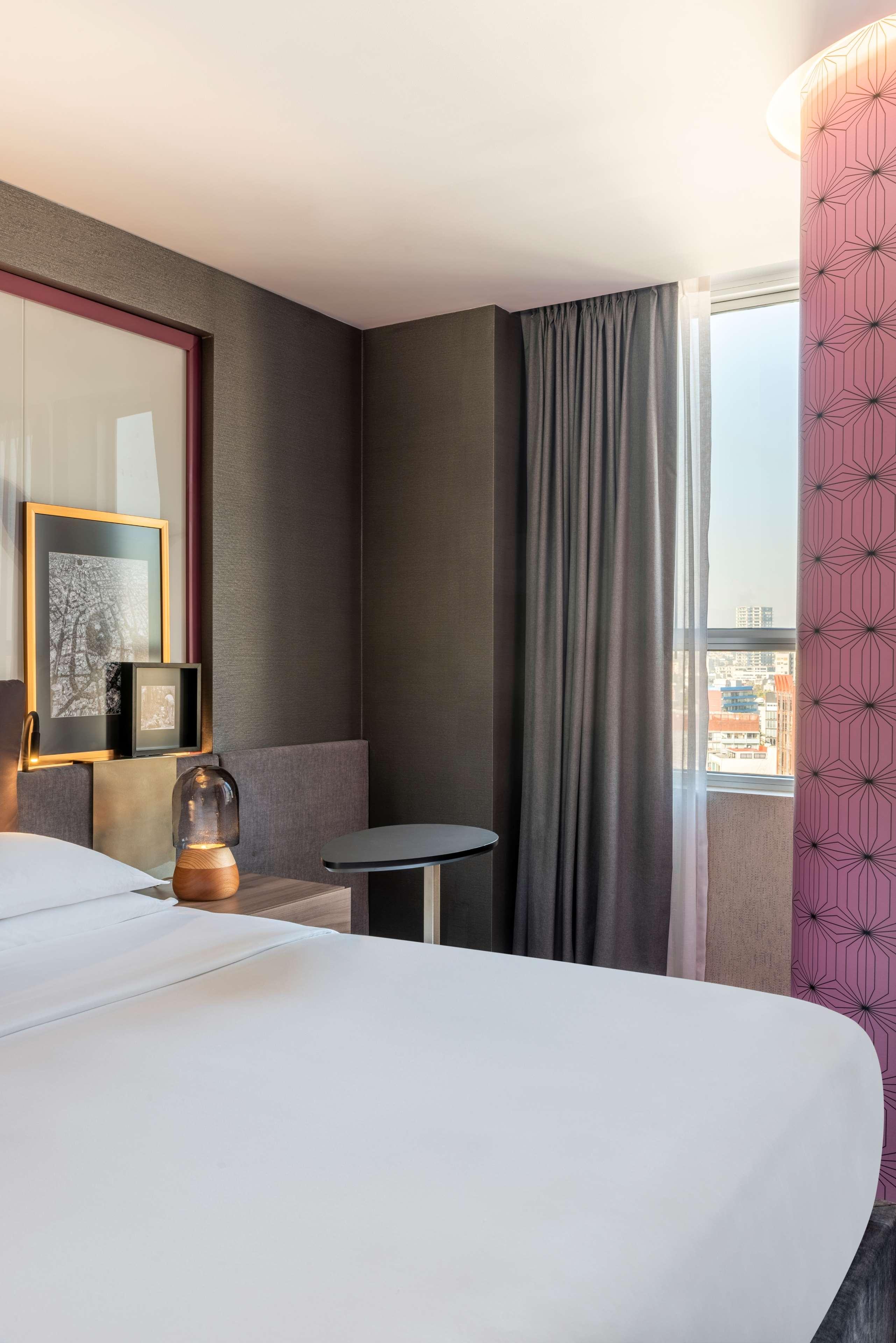 Double City View King Bed