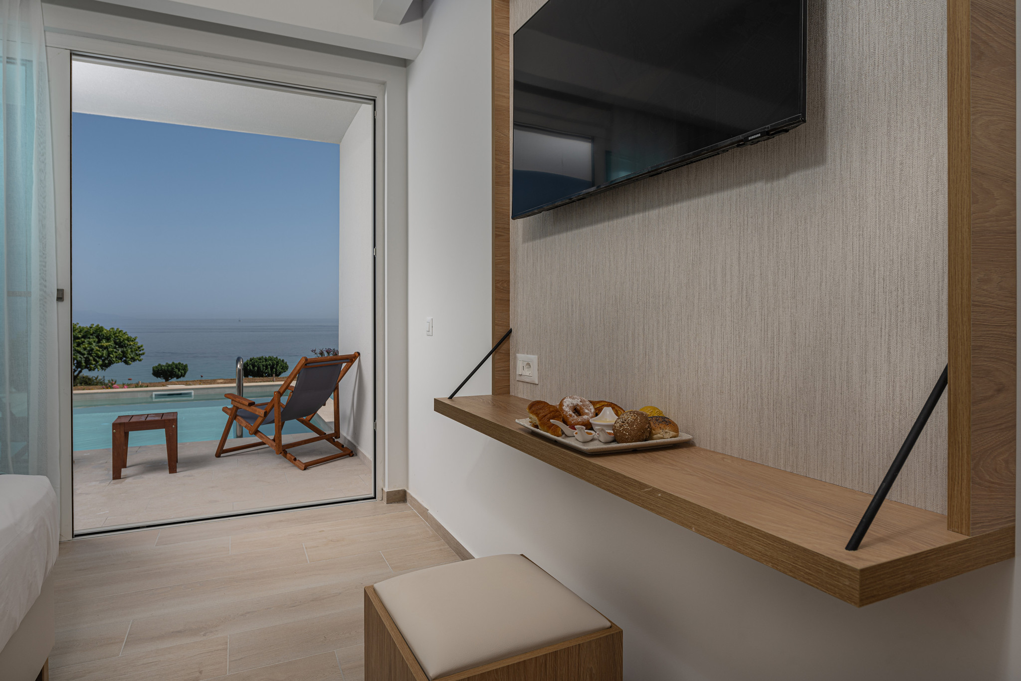 Double or Twin Deluxe with Private Pool