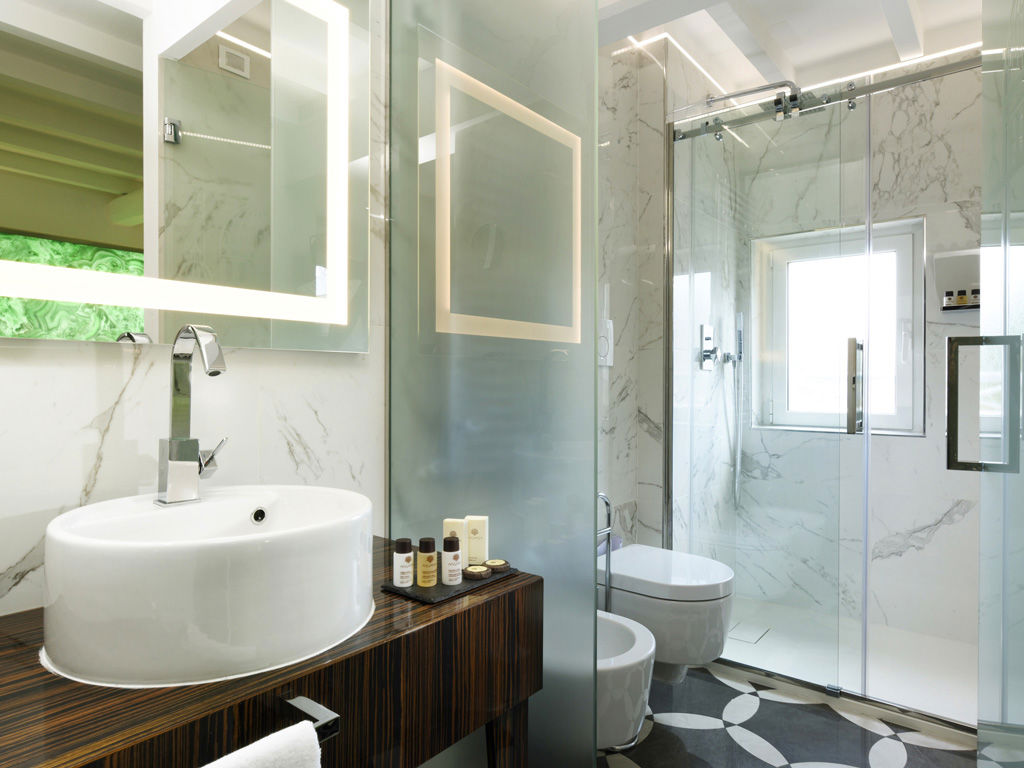 Junior Suite with Jacuzzi with Views