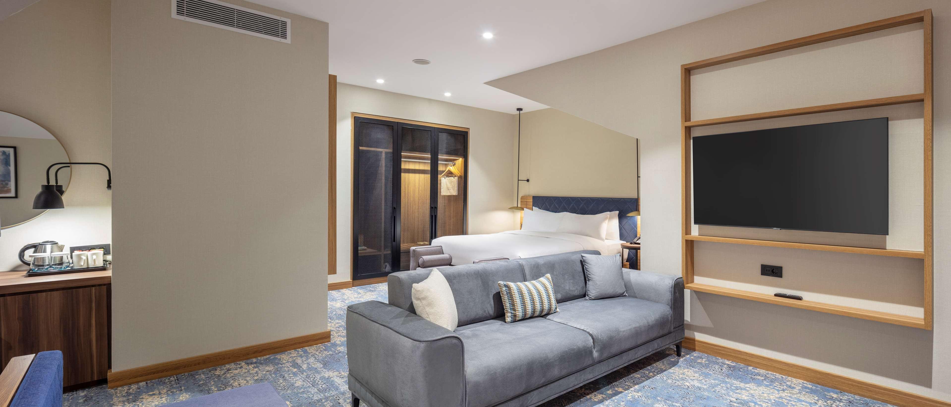 Junior Suite King Size Bed