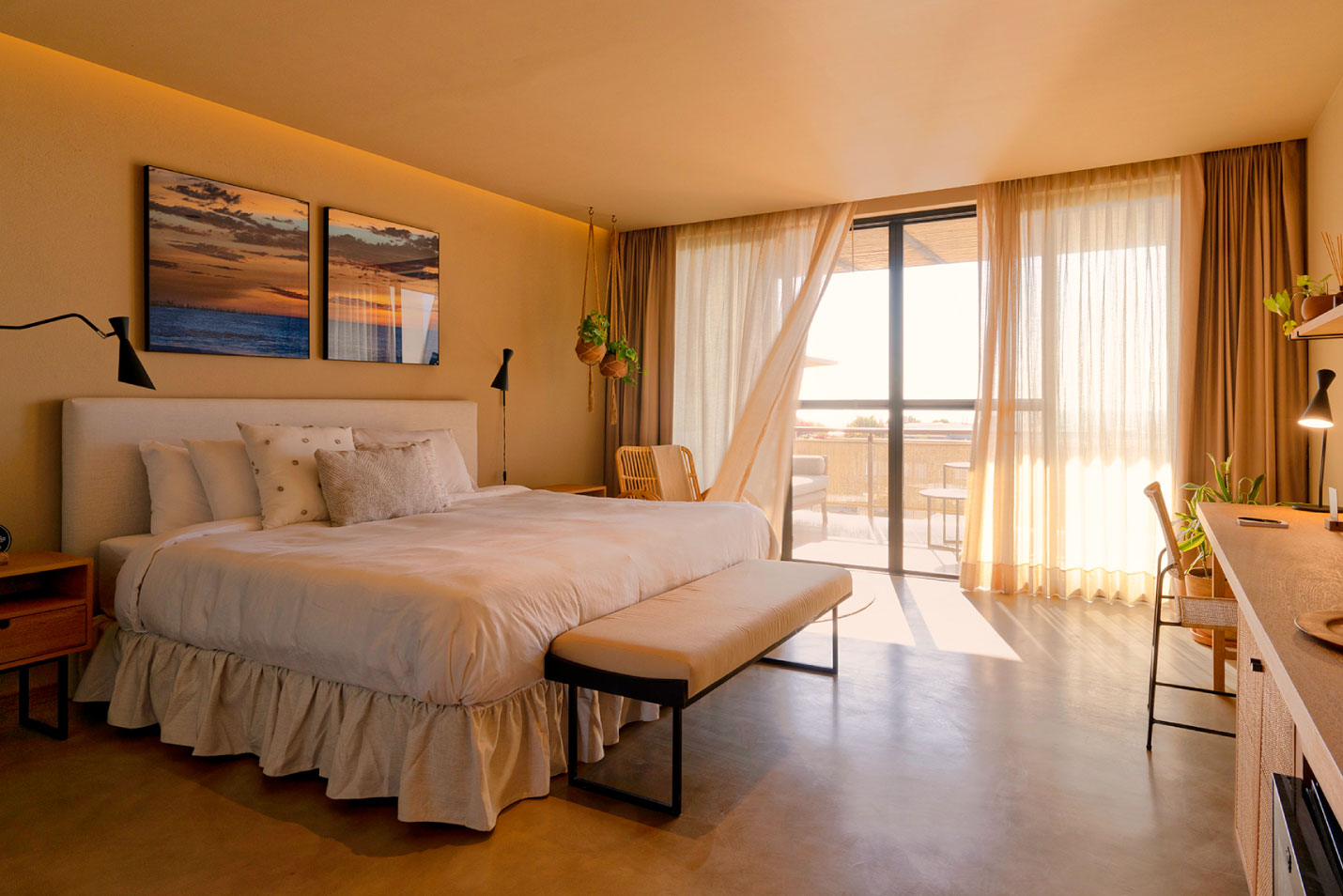 Double Deluxe King Bed