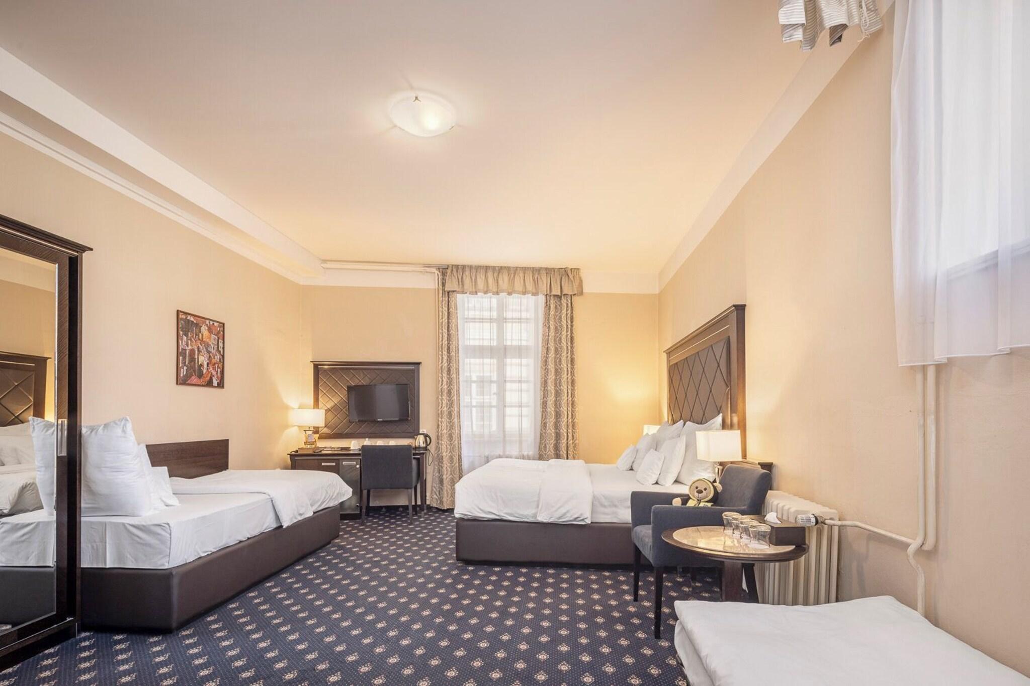 Quadruple Deluxe King Bed