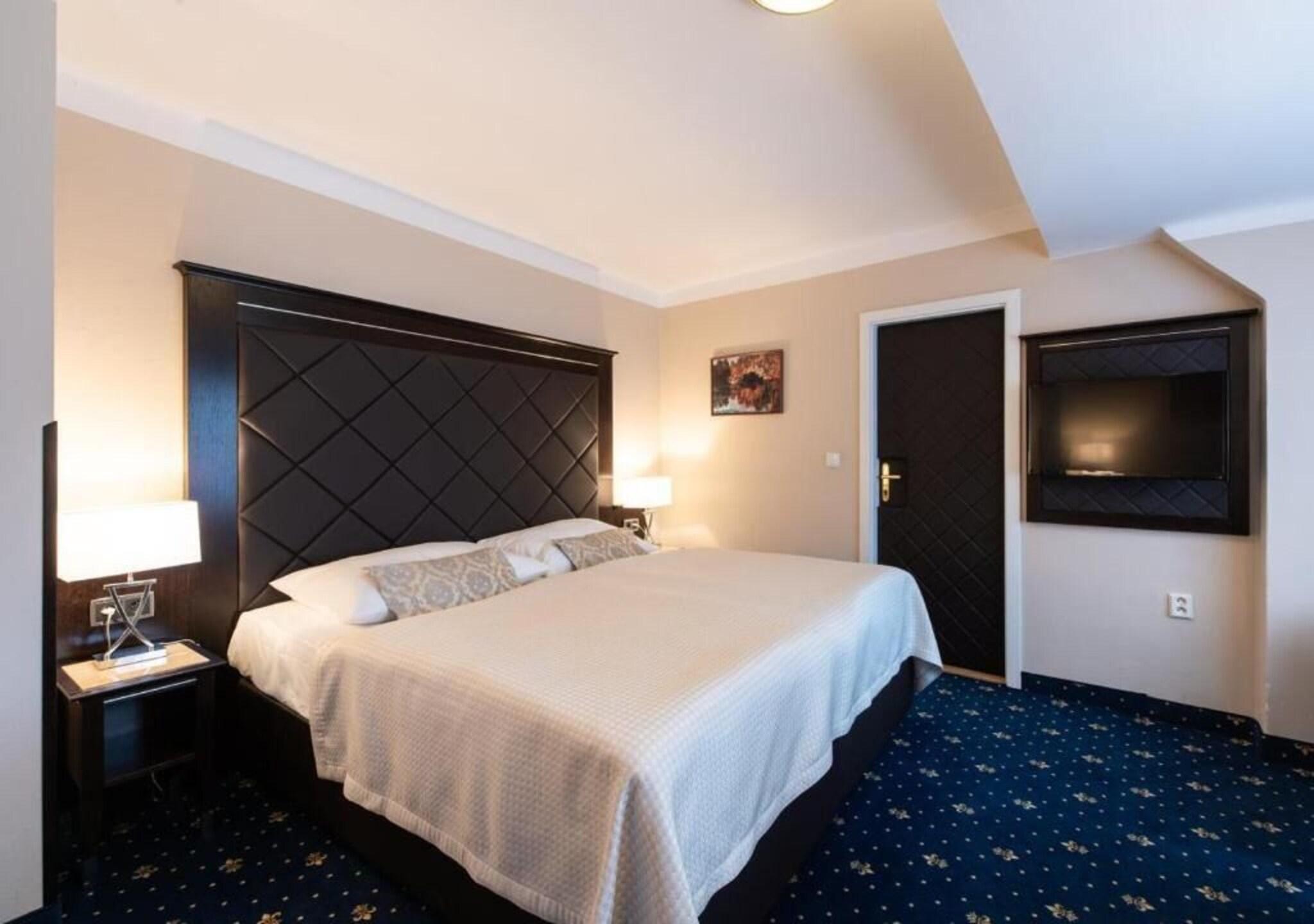 Quadruple Deluxe King Bed