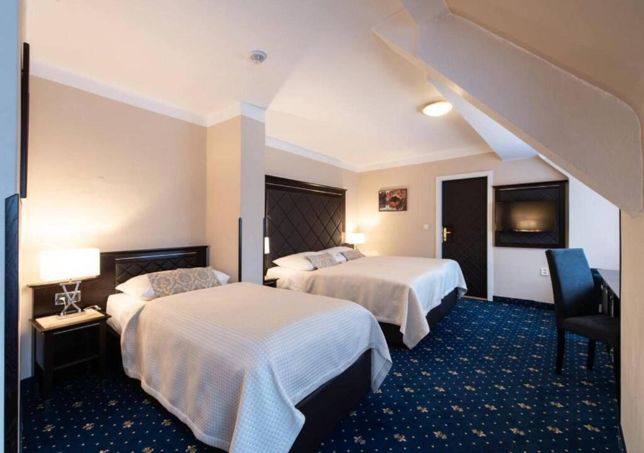 Quadruple Deluxe King Bed