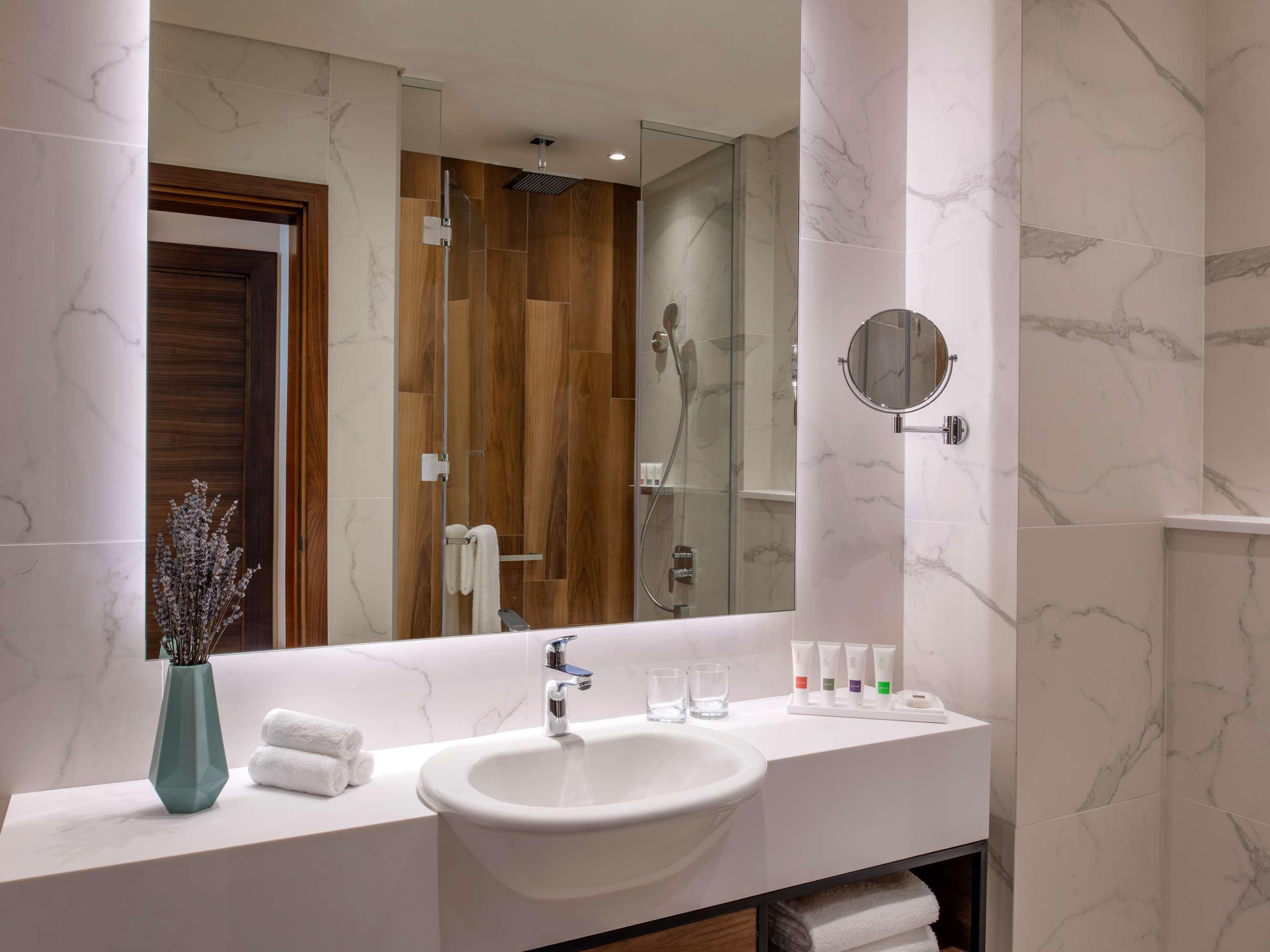 Studio King Size Bed