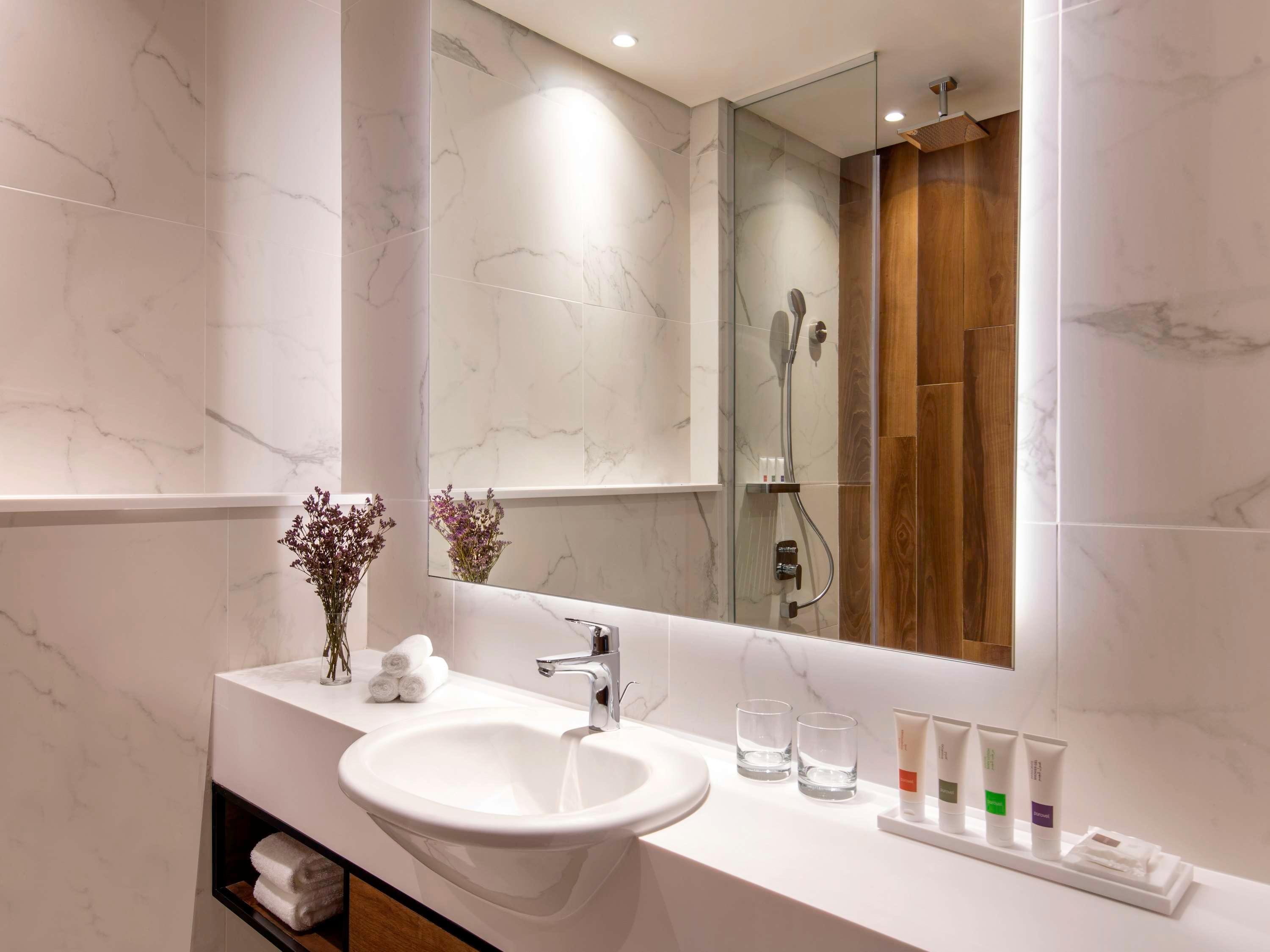 Studio King Size Bed