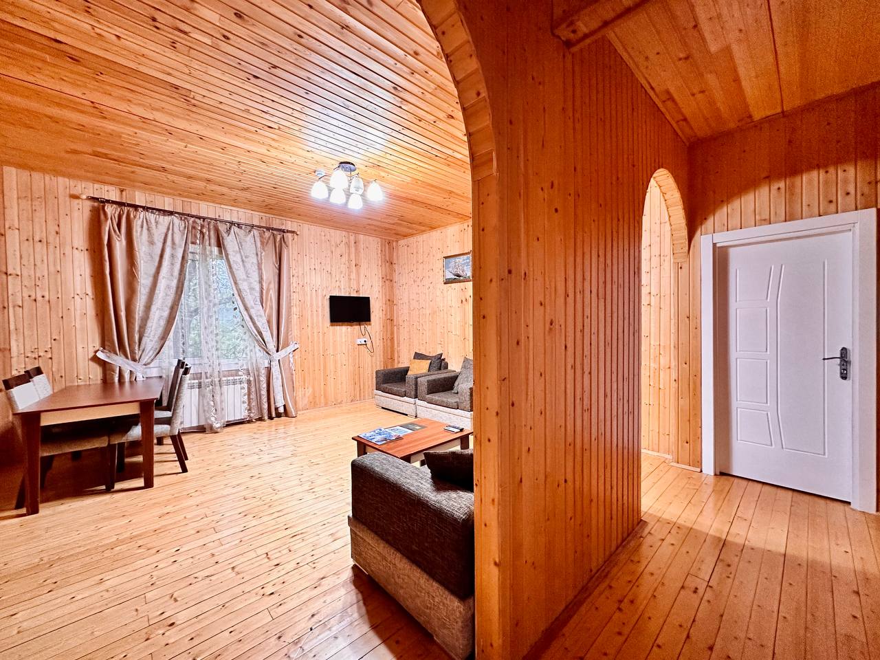 Apartment Three Bedrooms Two Bathrooms