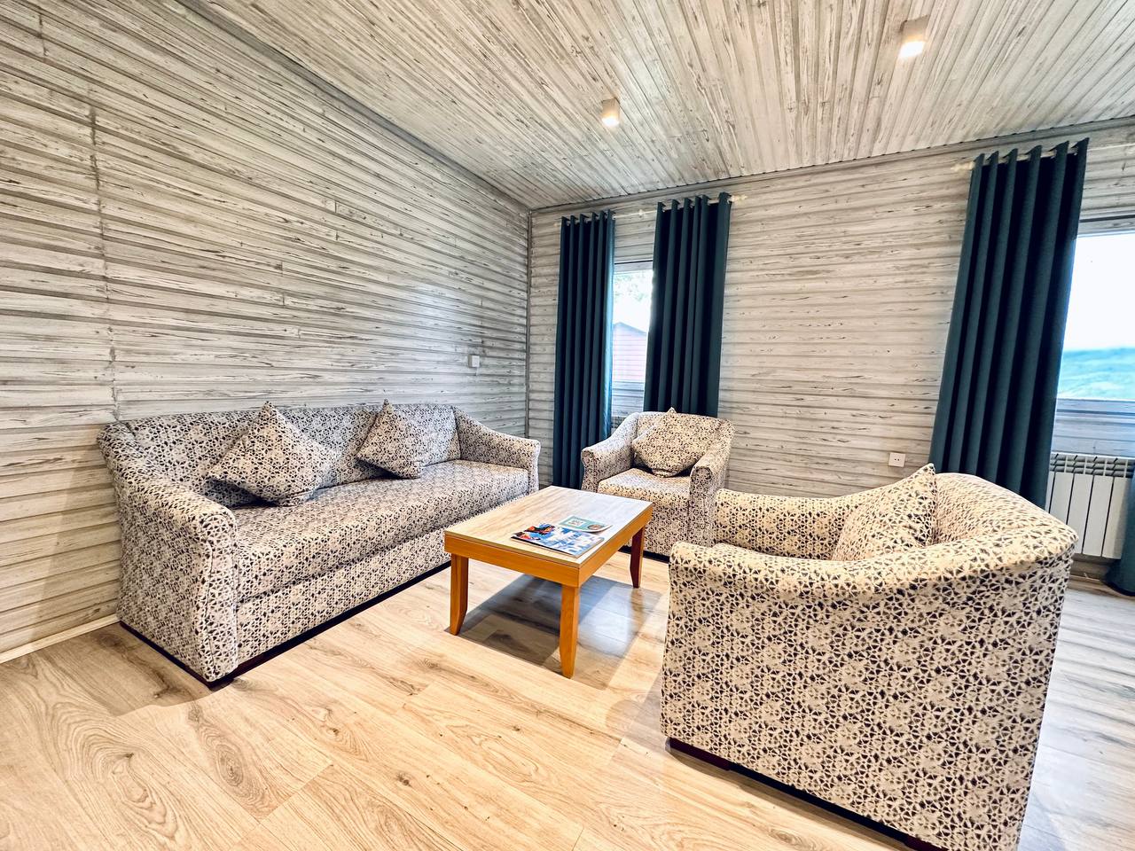 Double Deluxe Two Beds