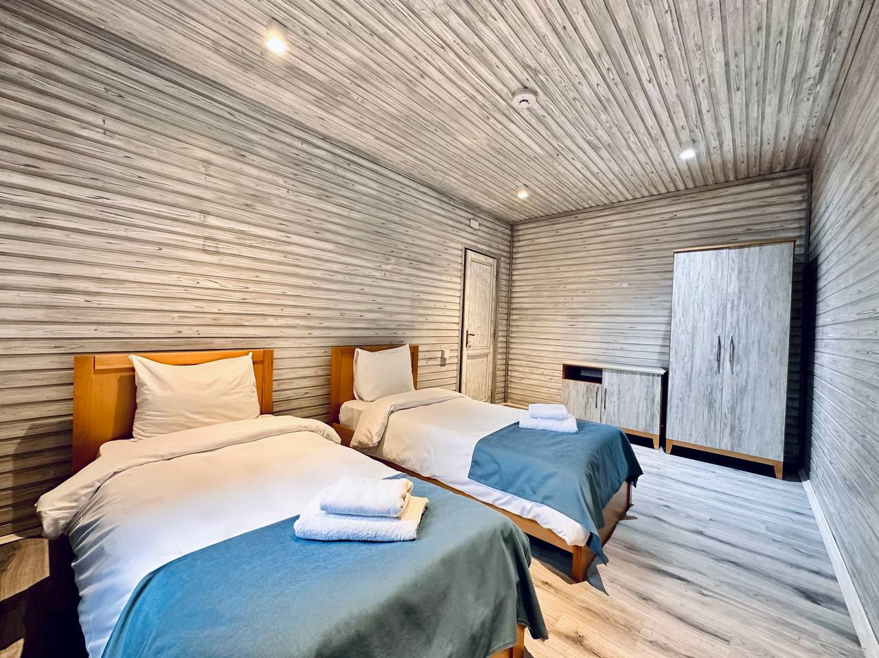 Double Deluxe Two Beds