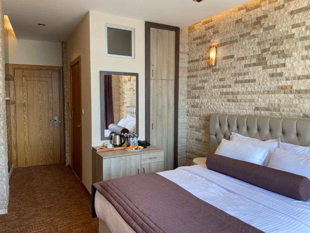 Double or Twin Deluxe Sea View