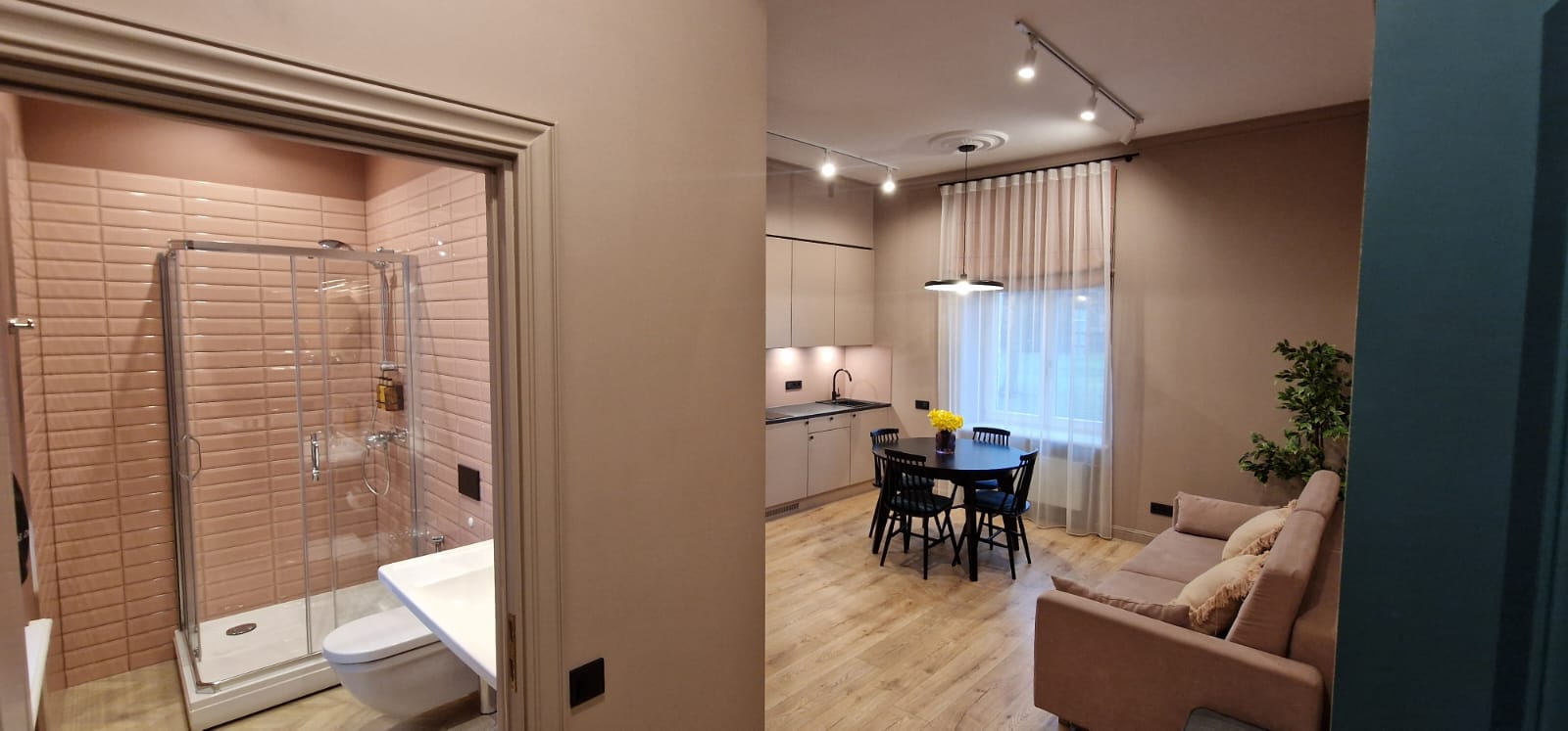 Family Room Deluxe with Air Conditioning