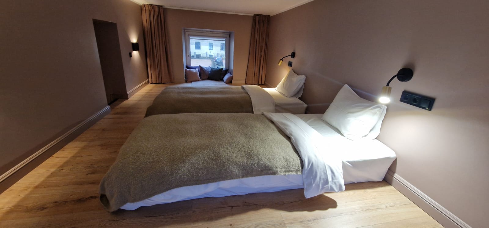 Family Room Deluxe with Air Conditioning